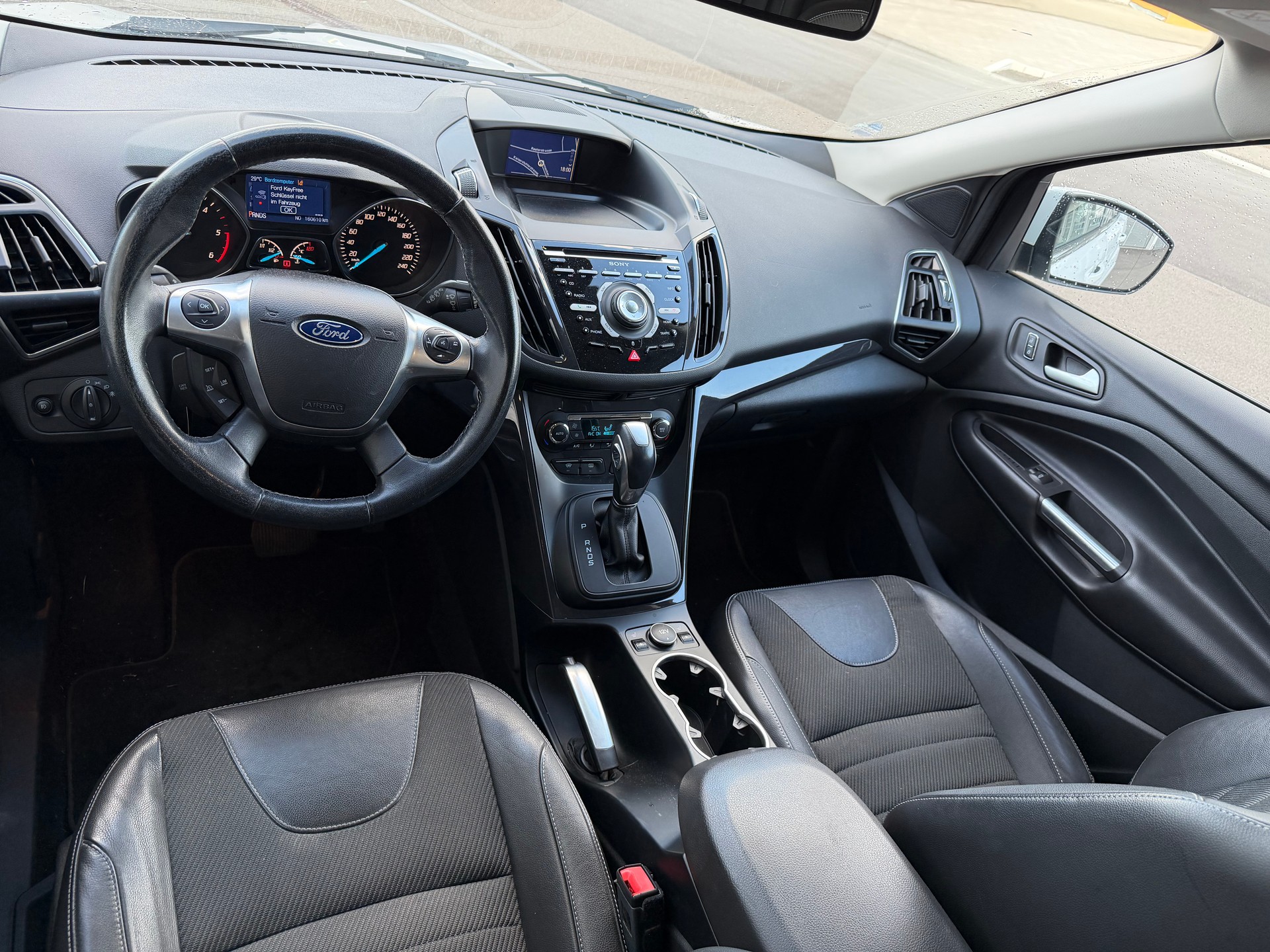 FORD Kuga 2.0 TDCi Titanium 4WD PowerShift-image-12