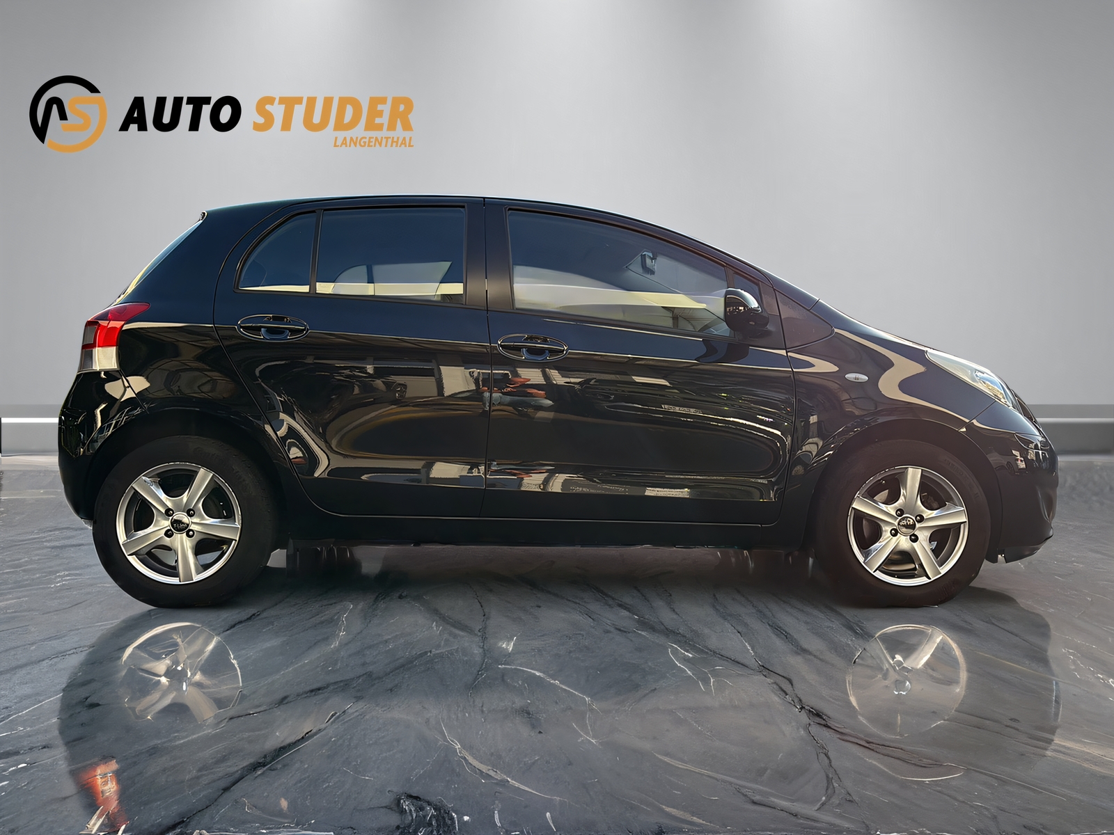 TOYOTA Yaris 1.33 VVT-i Linea Luna-image-12