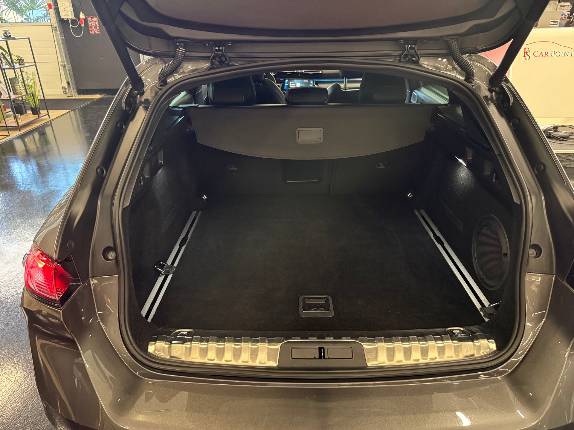 PEUGEOT 508 SW 1.6 Pure Tech GT EAT8-image-17