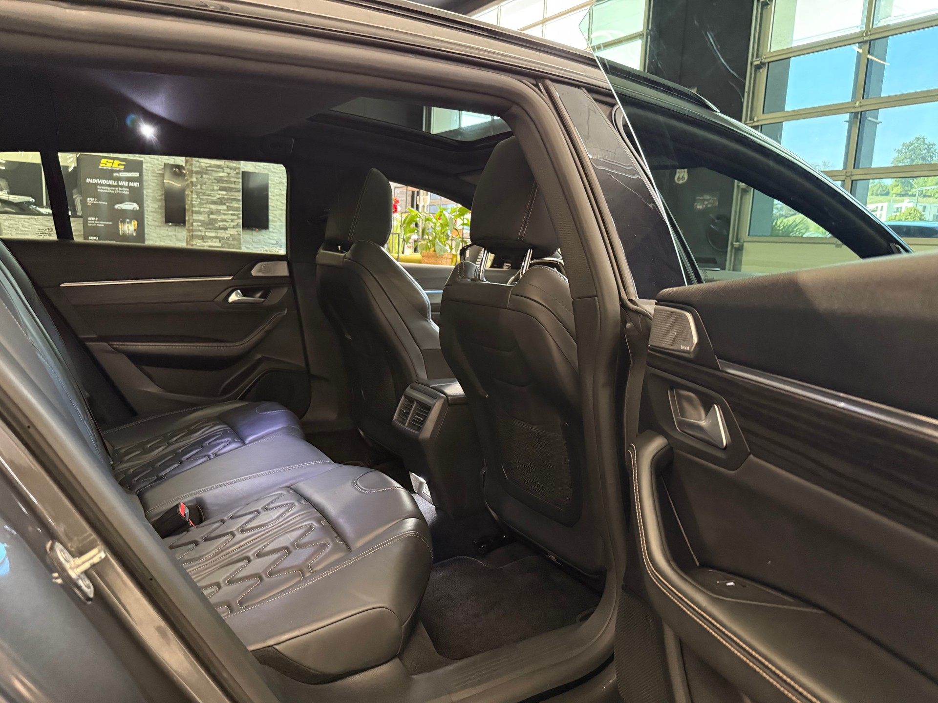 PEUGEOT 508 SW 1.6 Pure Tech GT EAT8-image-12