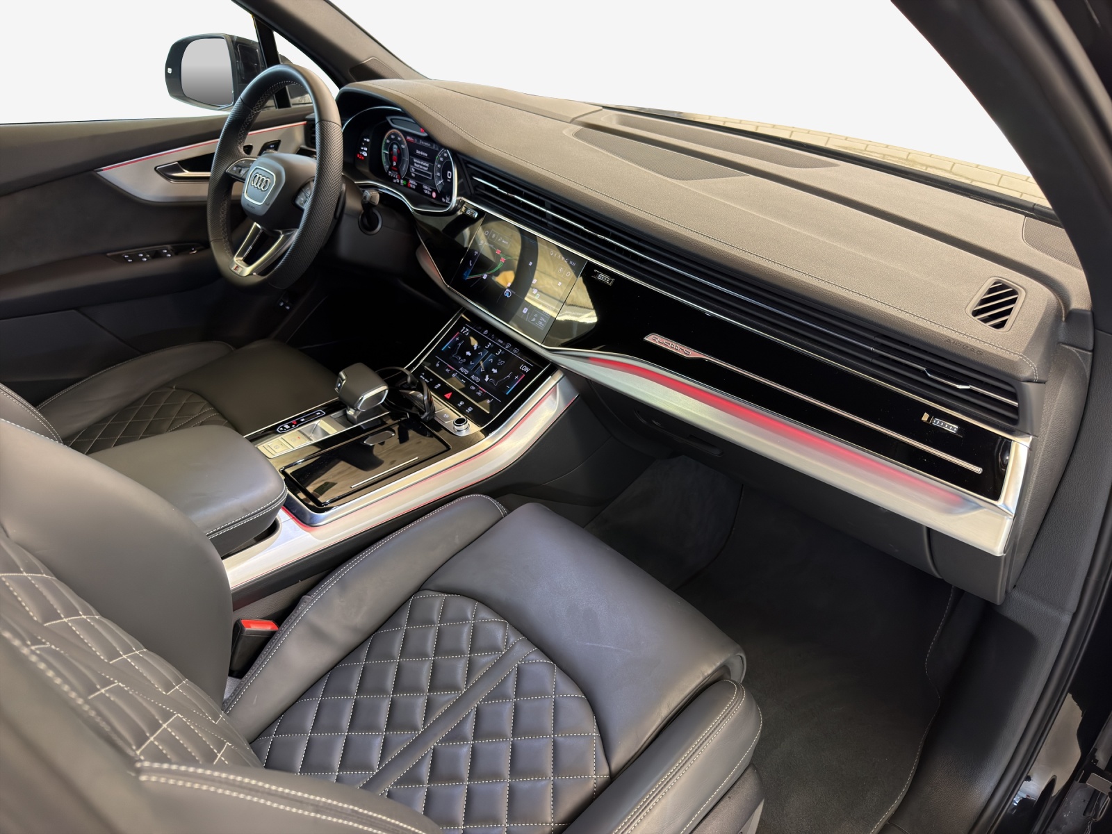 AUDI Q7 SUV TFSI e quattro 290 kW S line tiptronic-image-13