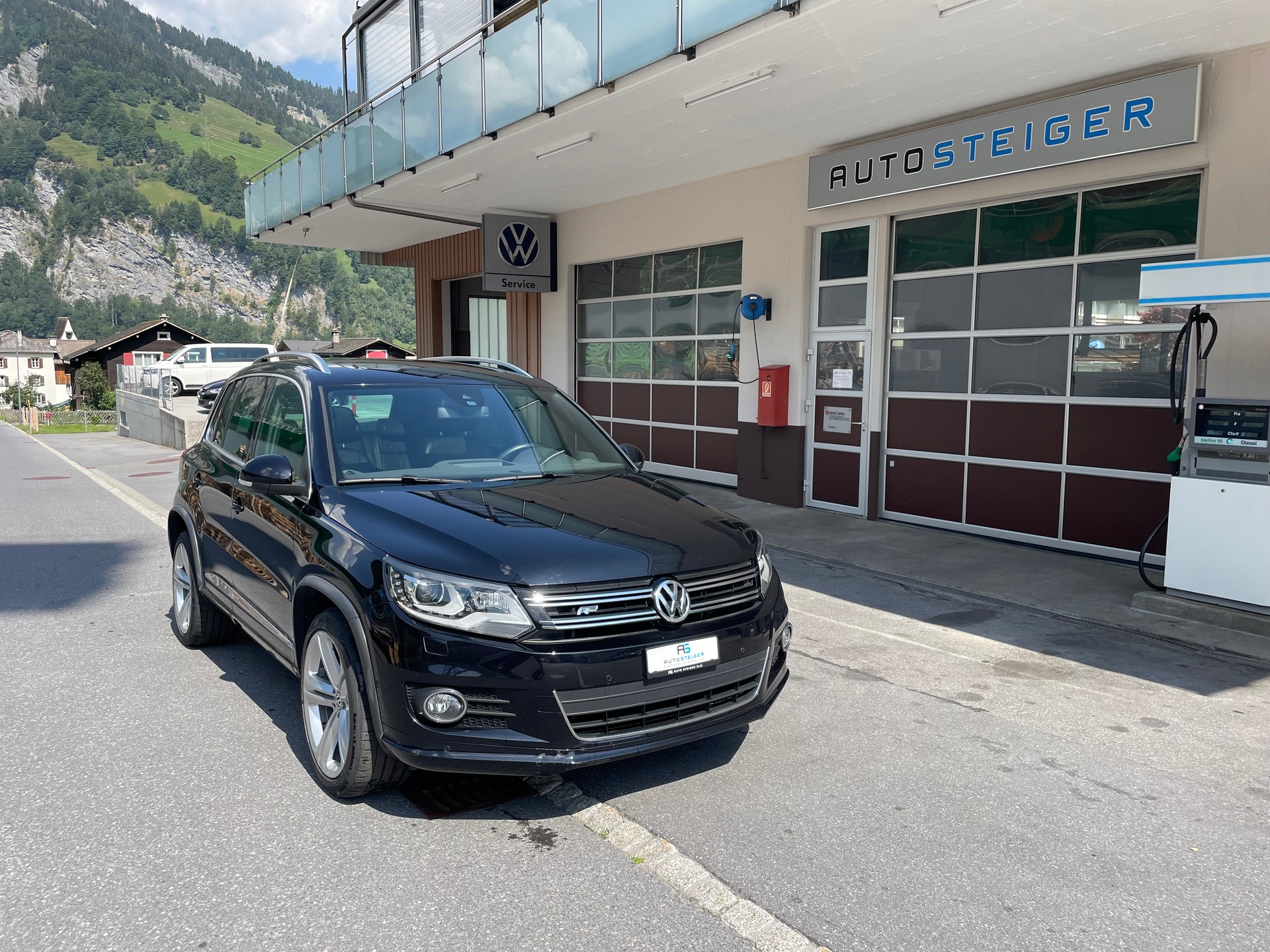VW Tiguan 2.0 TDI BlueMotion Sport&Style 4Motion DSG-image-0