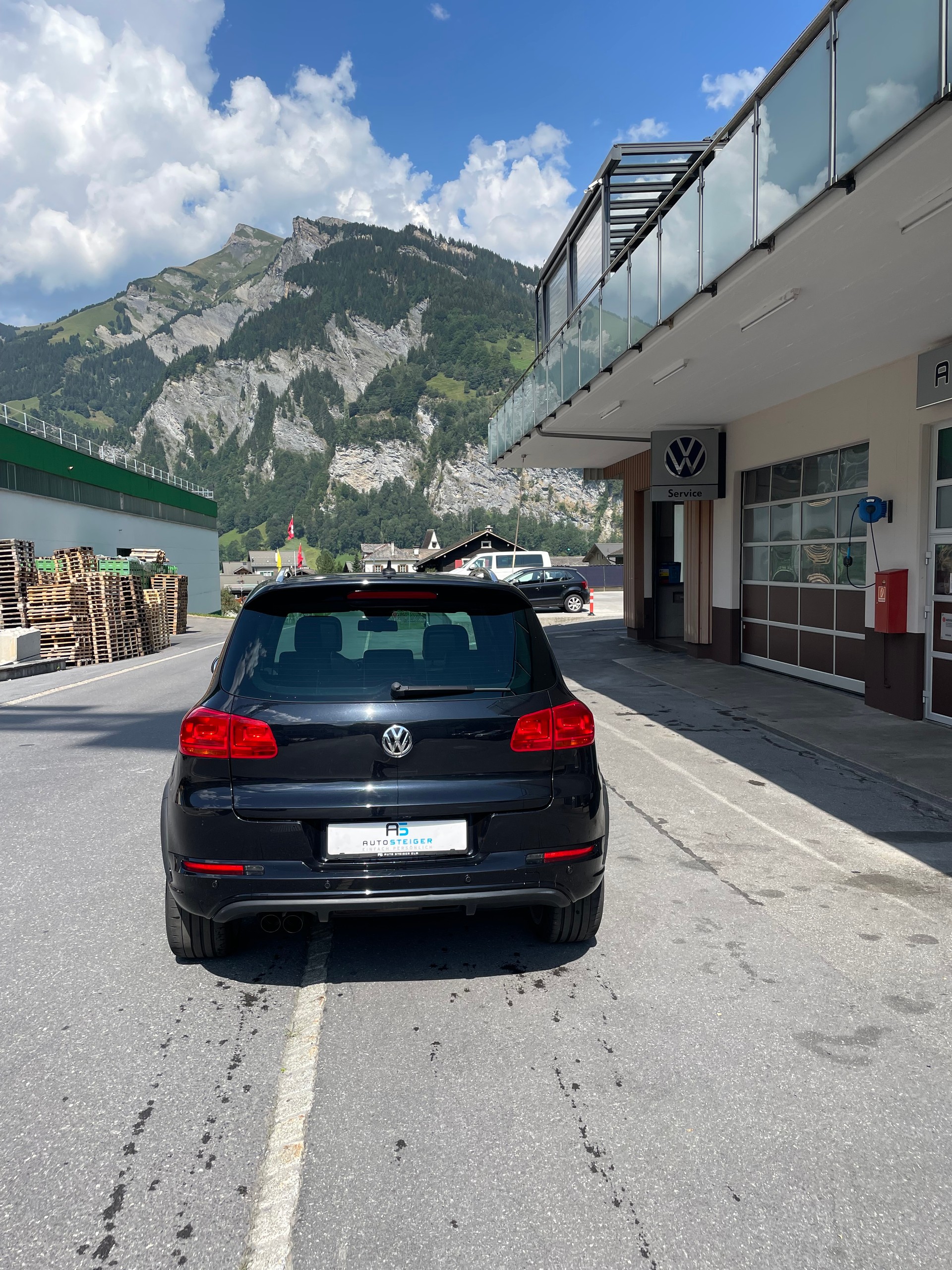 VW Tiguan 2.0 TDI BlueMotion Sport&Style 4Motion DSG-image-4