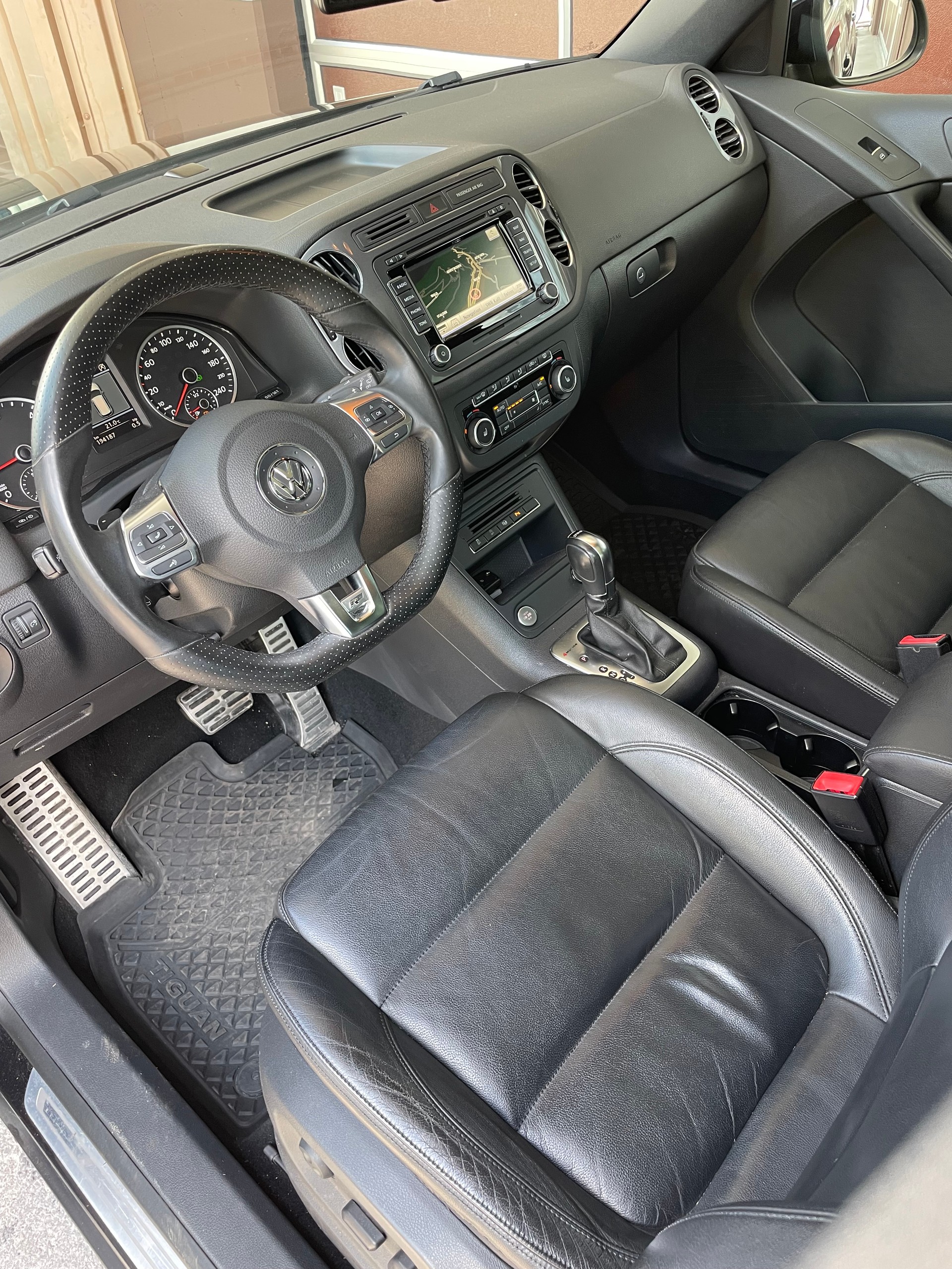 VW Tiguan 2.0 TDI BlueMotion Sport&Style 4Motion DSG-image-11