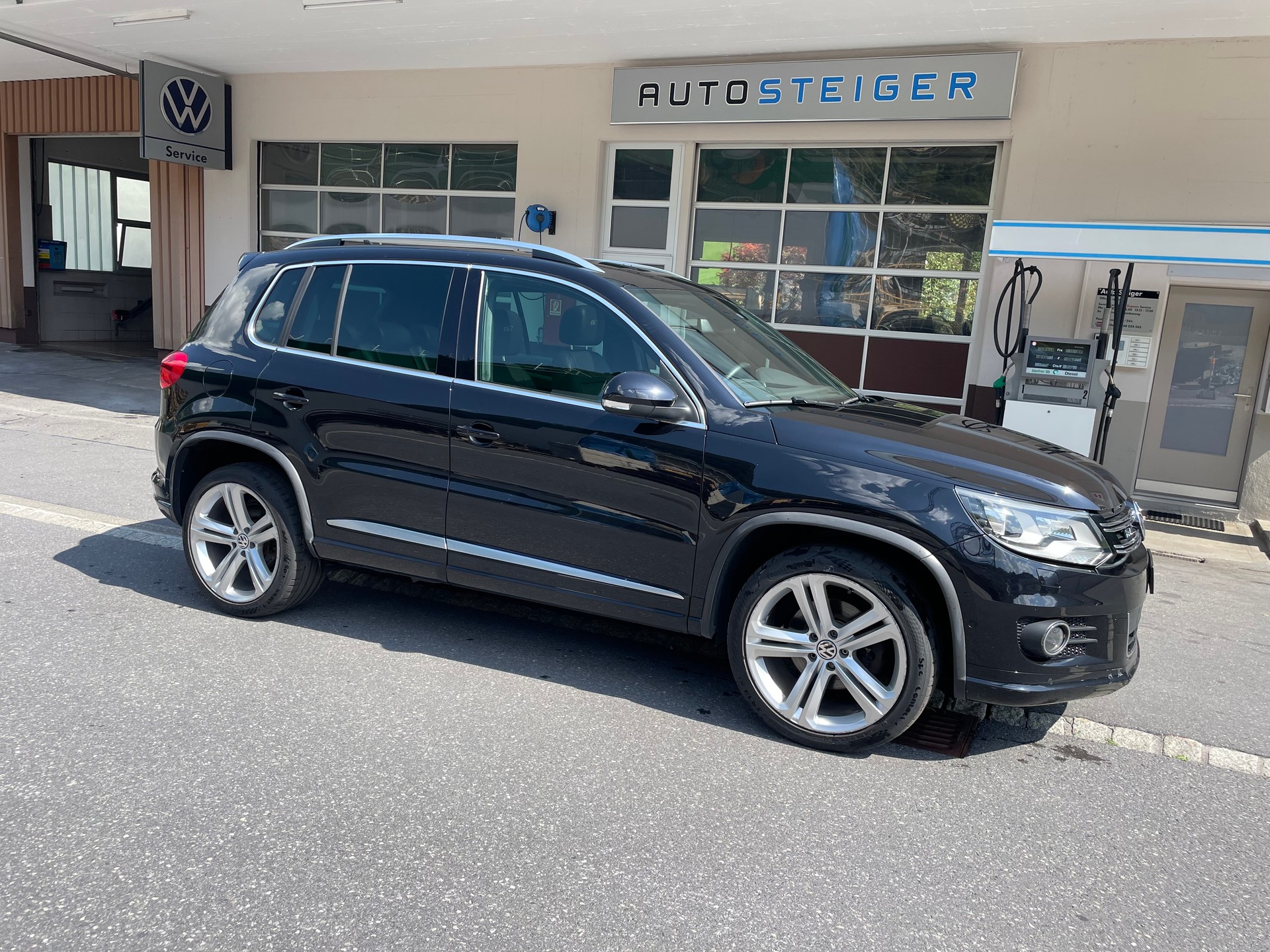 VW Tiguan 2.0 TDI BlueMotion Sport&Style 4Motion DSG-image-2