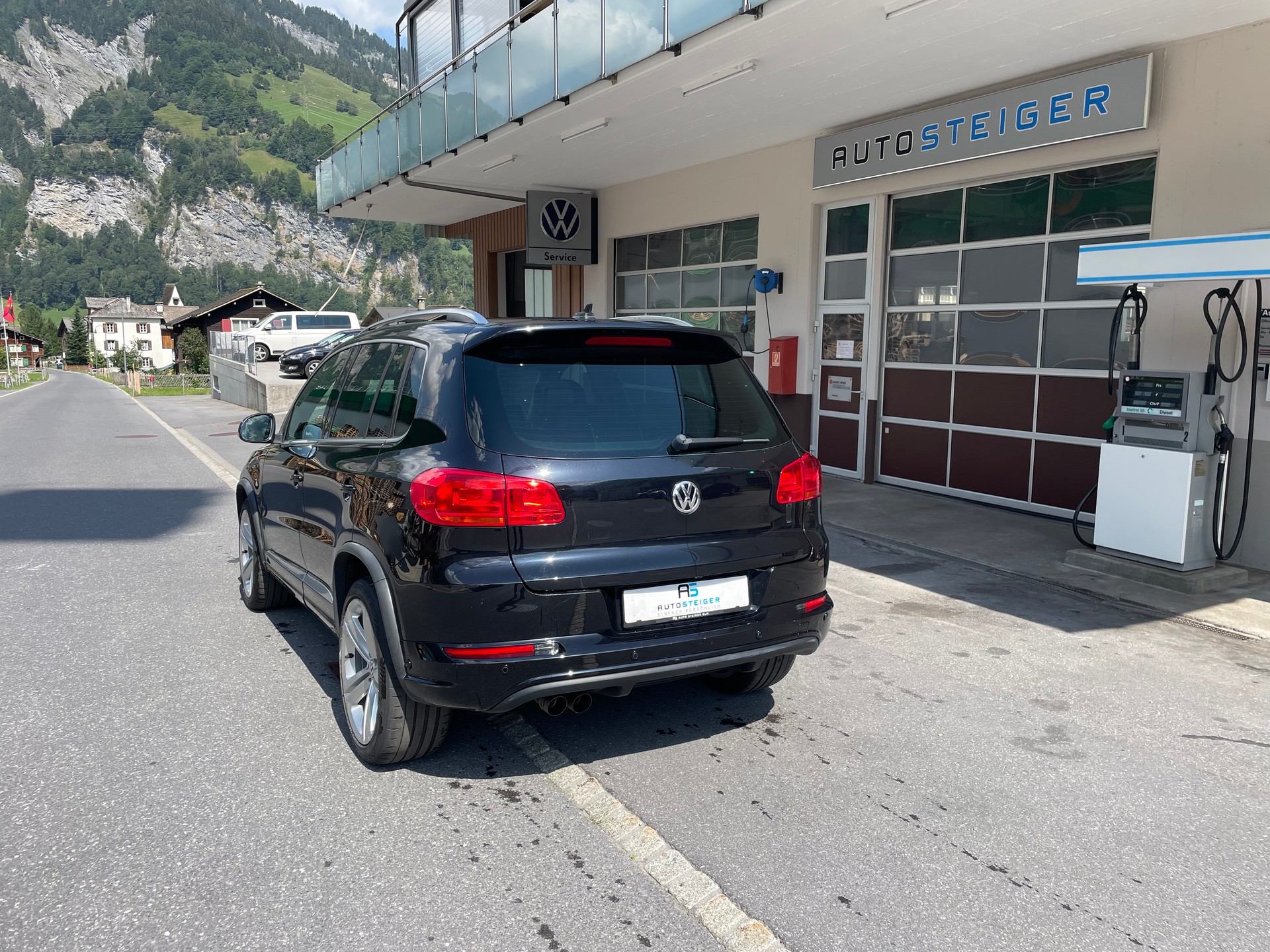 VW Tiguan 2.0 TDI BlueMotion Sport&Style 4Motion DSG-image-5