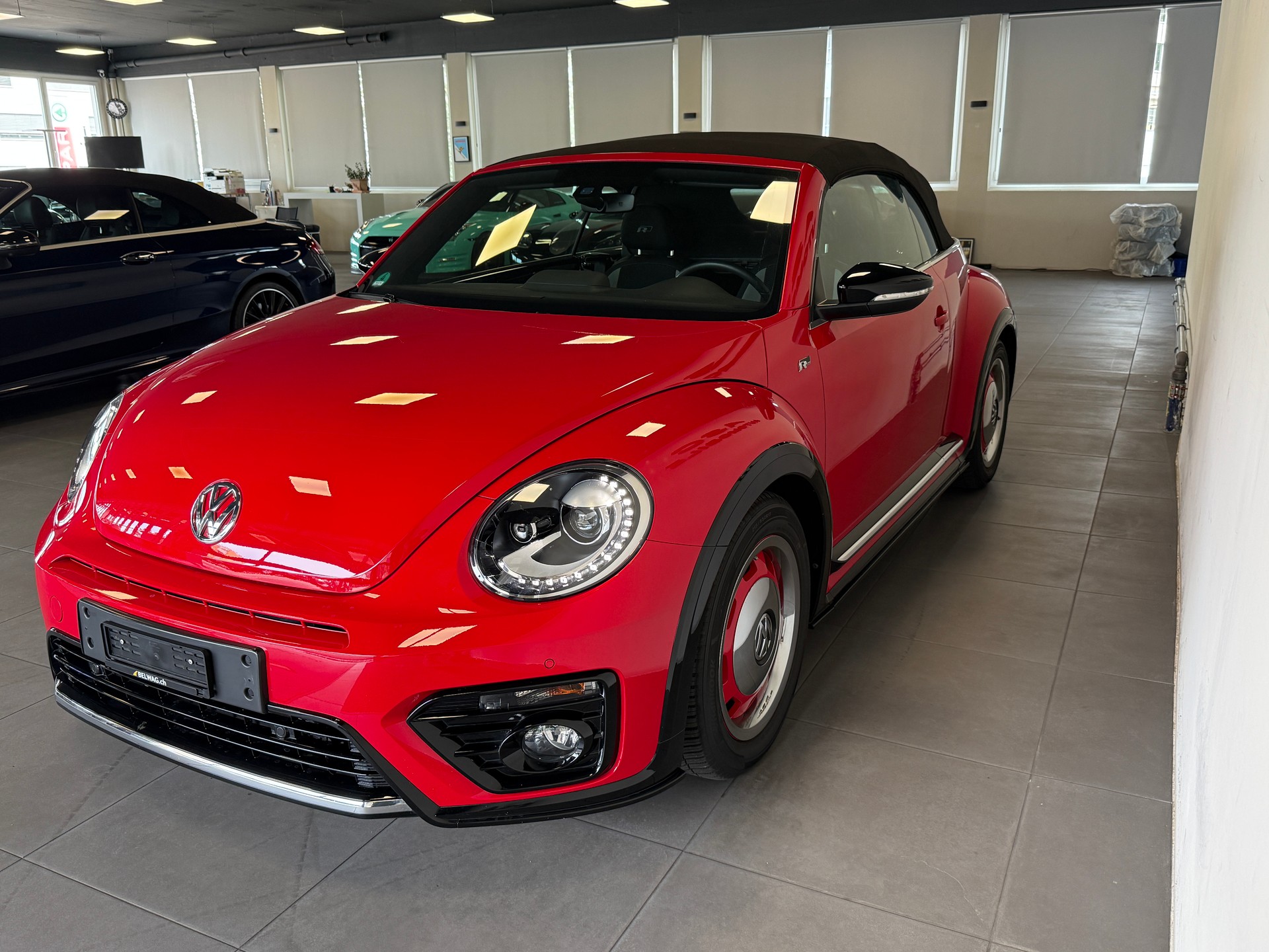 VW Beetle Cabriolet 2.0 TSI BMT R-Line DSG-showroom-element-1