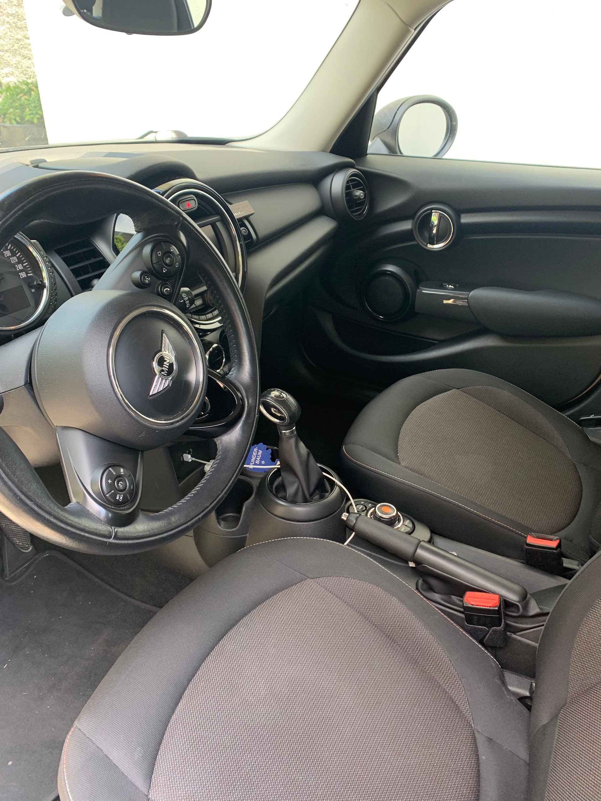 MINI 1.2i One-image-2