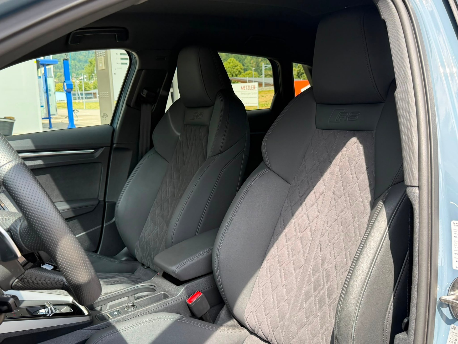 AUDI RS3 Sportback 2.5 TSI quattro S-tronic *Top Zustand**Top Ausstattung**8-Fach bereift*-image-8