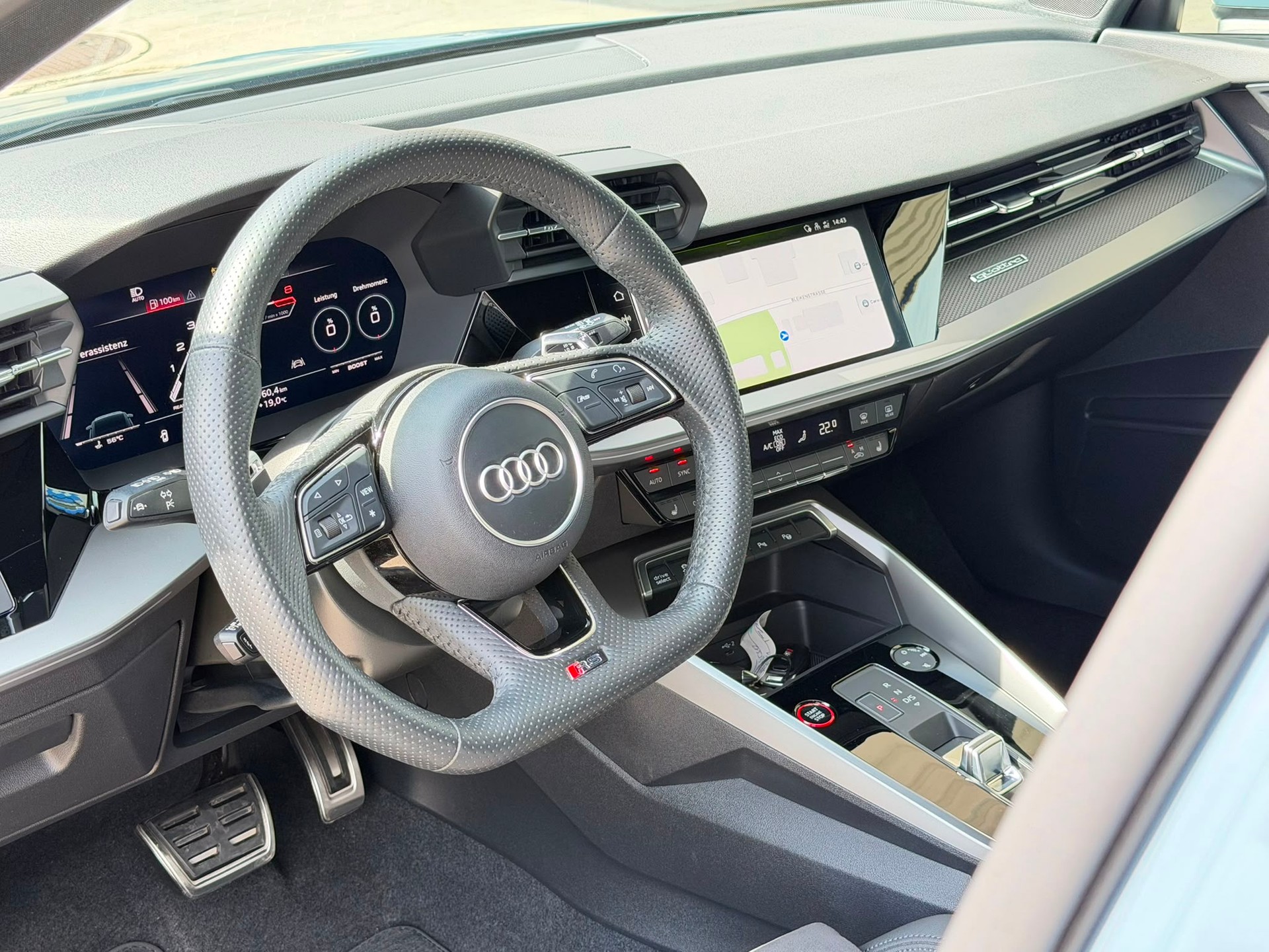 AUDI RS3 Sportback 2.5 TSI quattro S-tronic *Top Zustand**Top Ausstattung**8-Fach bereift*-image-6