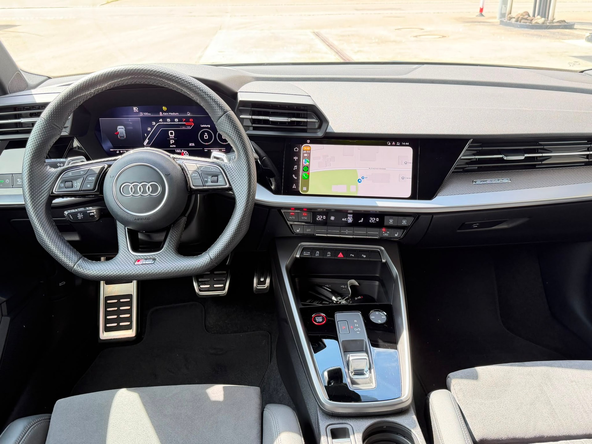 AUDI RS3 Sportback 2.5 TSI quattro S-tronic *Top Zustand**Top Ausstattung**8-Fach bereift*-image-9