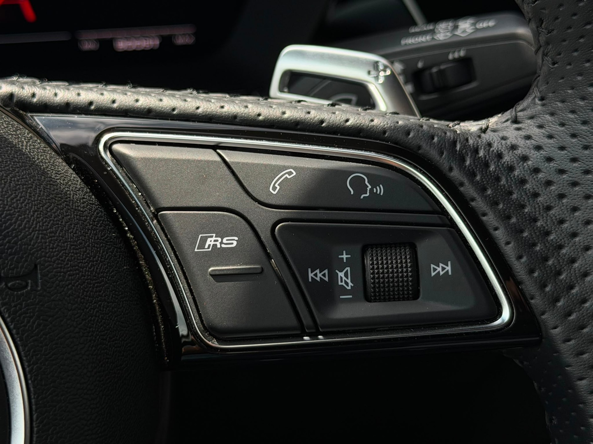 AUDI RS3 Sportback 2.5 TSI quattro S-tronic *Top Zustand**Top Ausstattung**8-Fach bereift*-image-15