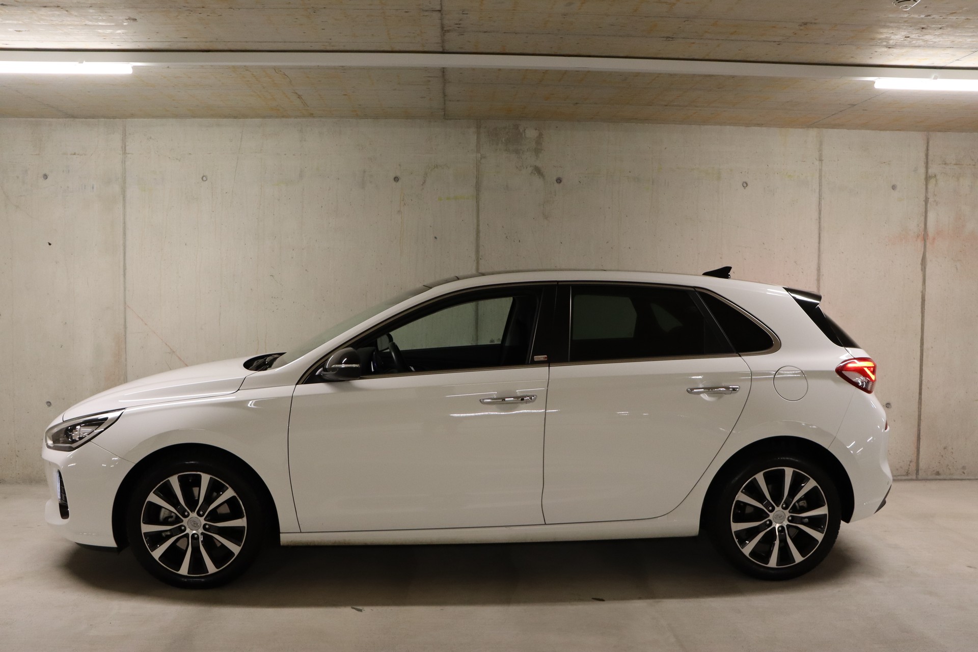 HYUNDAI i30 1.4 T-GDi Origo-showroom-element-3