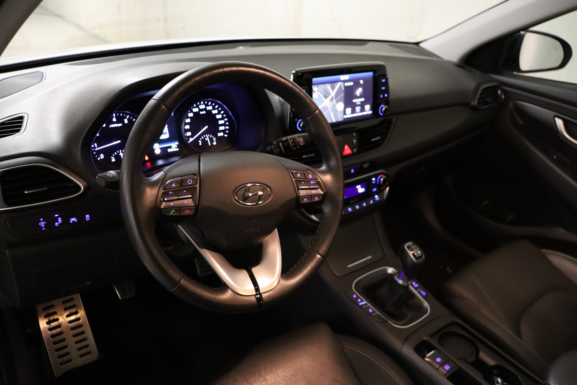 HYUNDAI i30 1.4 T-GDi Origo-image-9
