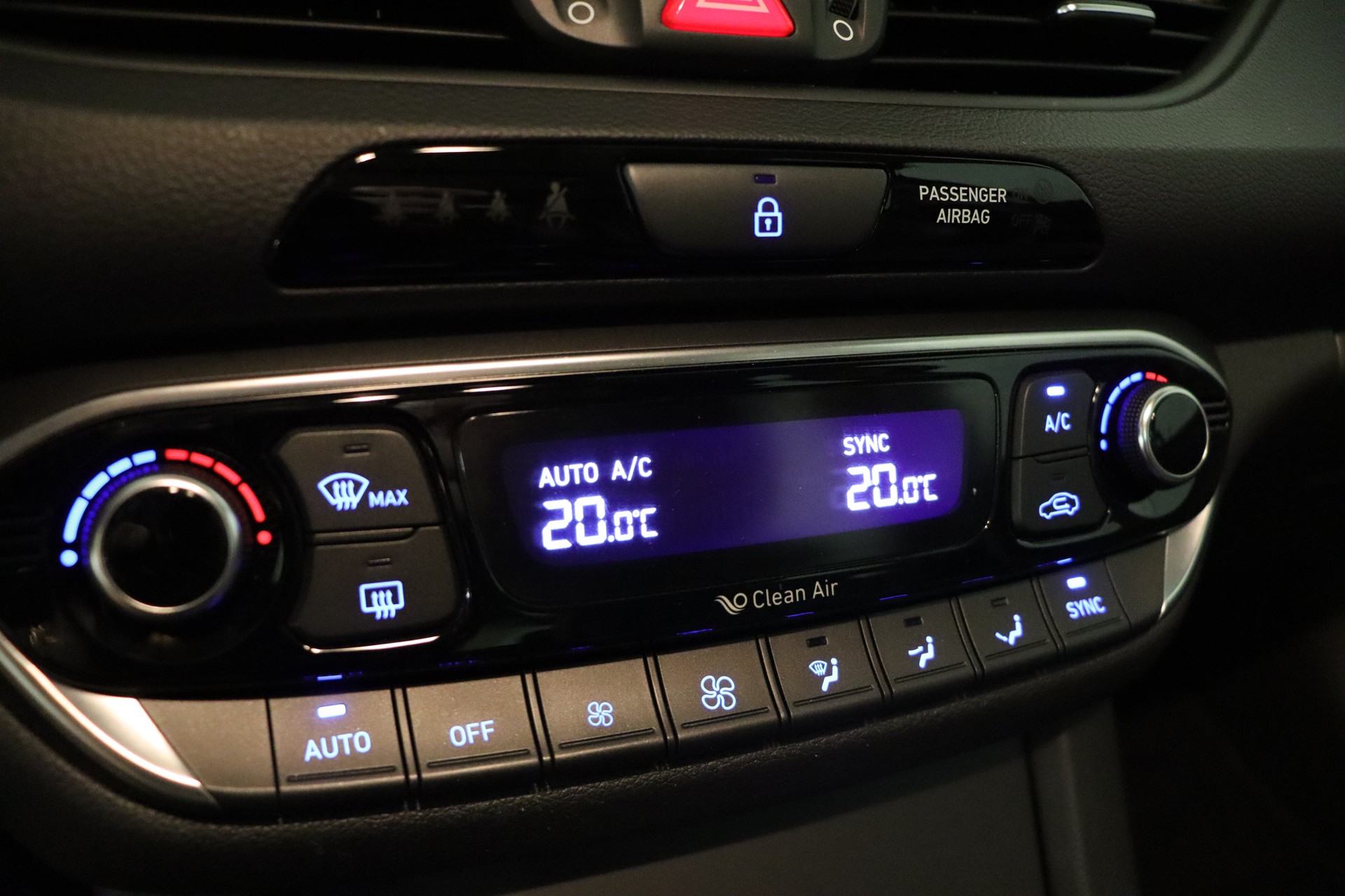 HYUNDAI i30 1.4 T-GDi Origo-image-18