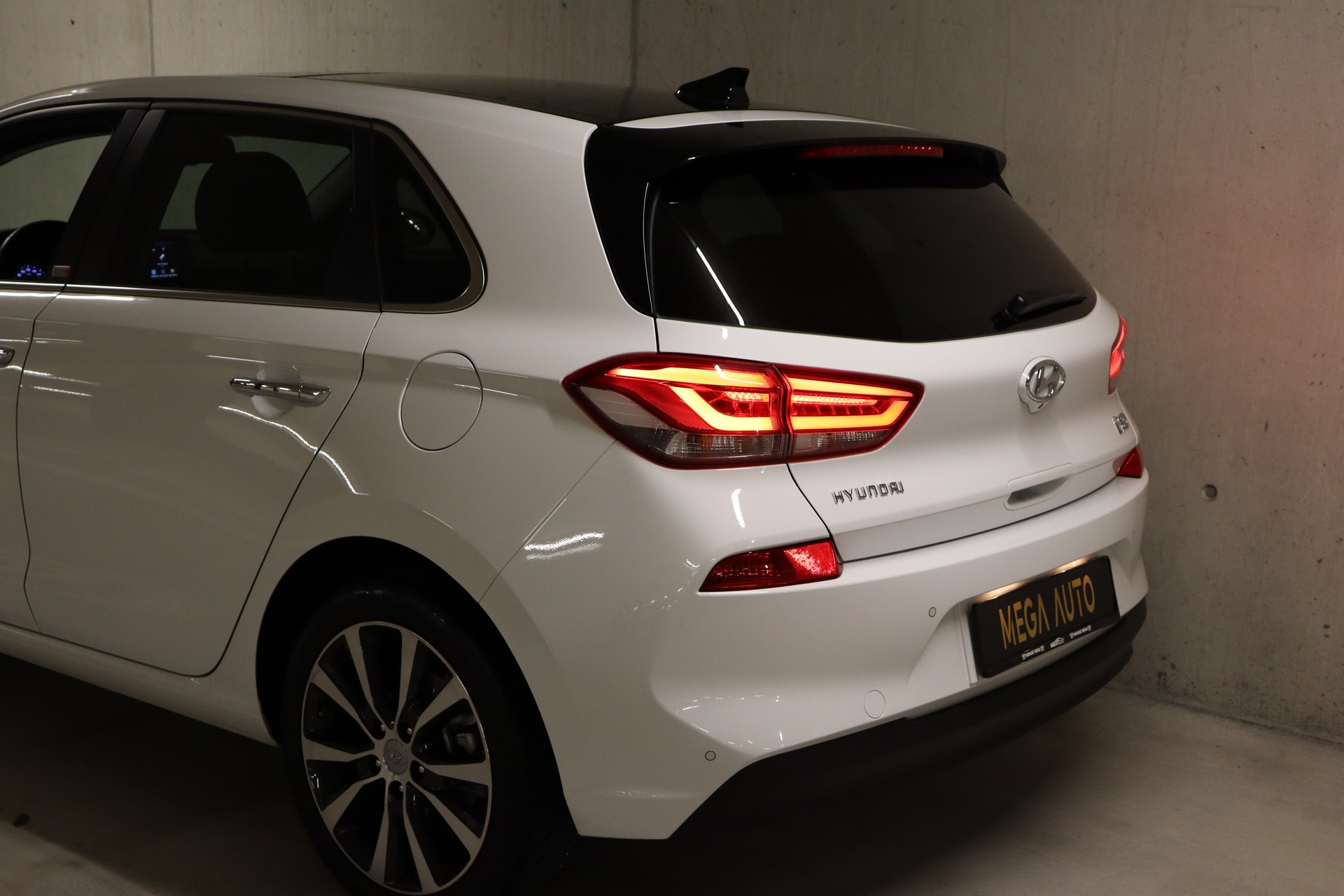 HYUNDAI i30 1.4 T-GDi Origo-image-7