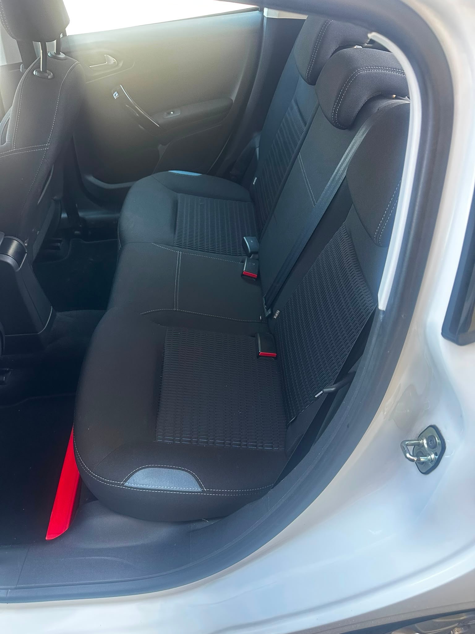 PEUGEOT 208 1.2 THP Allure-image-6