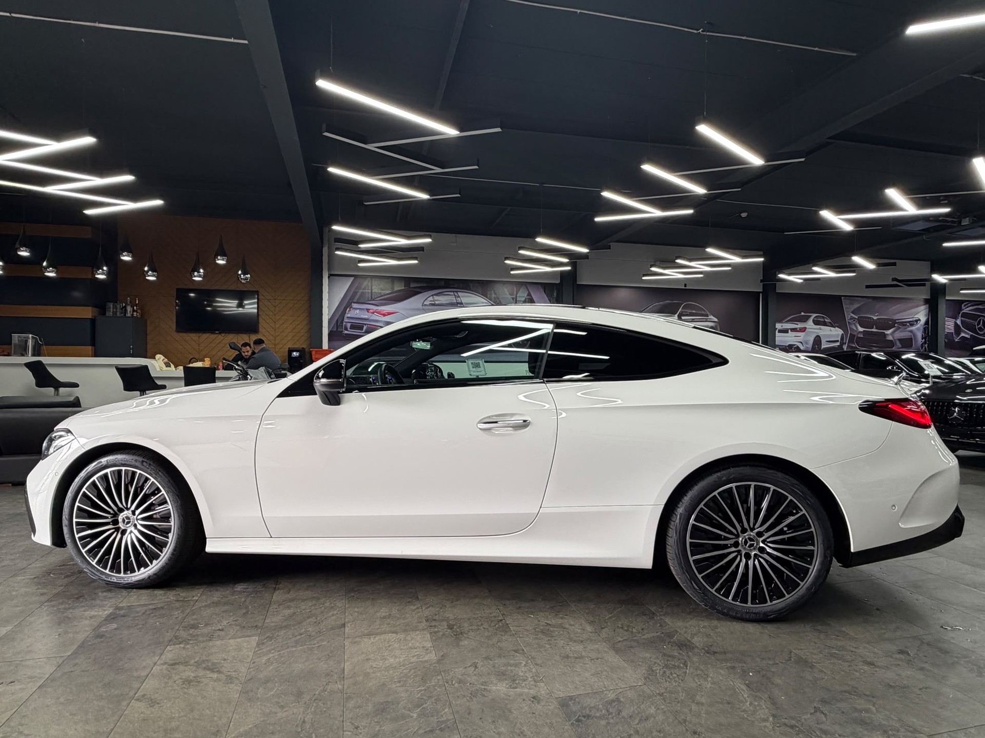 MERCEDES-BENZ CLE 200 Coupé 4Matic 9G-Tronic-image-8