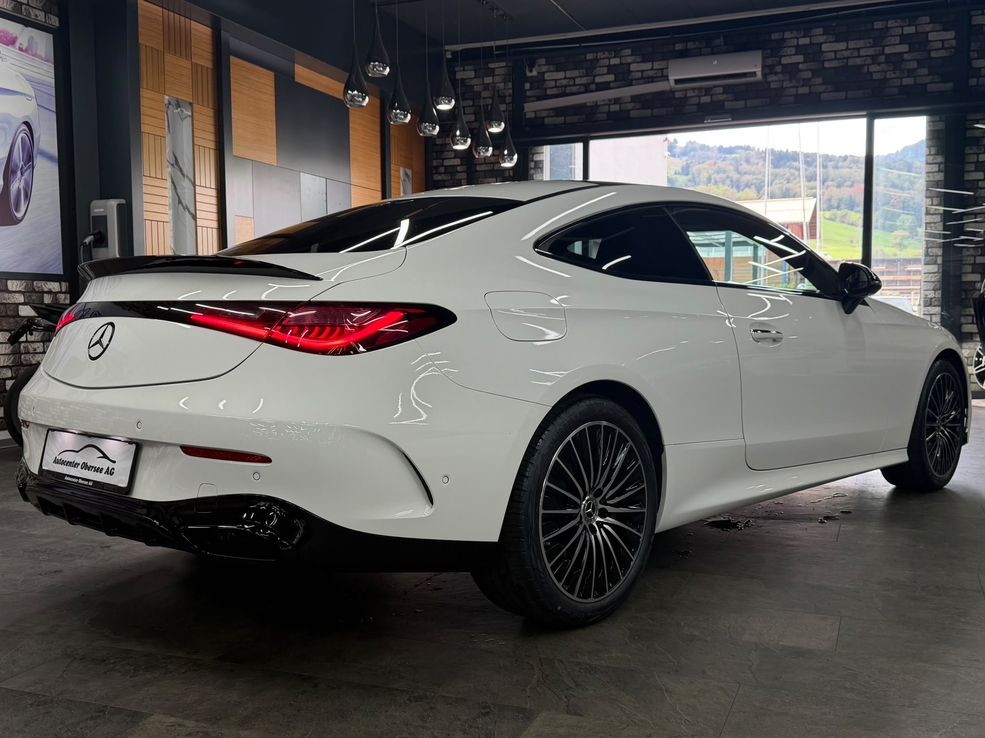 MERCEDES-BENZ CLE 200 Coupé 4Matic 9G-Tronic-image-5