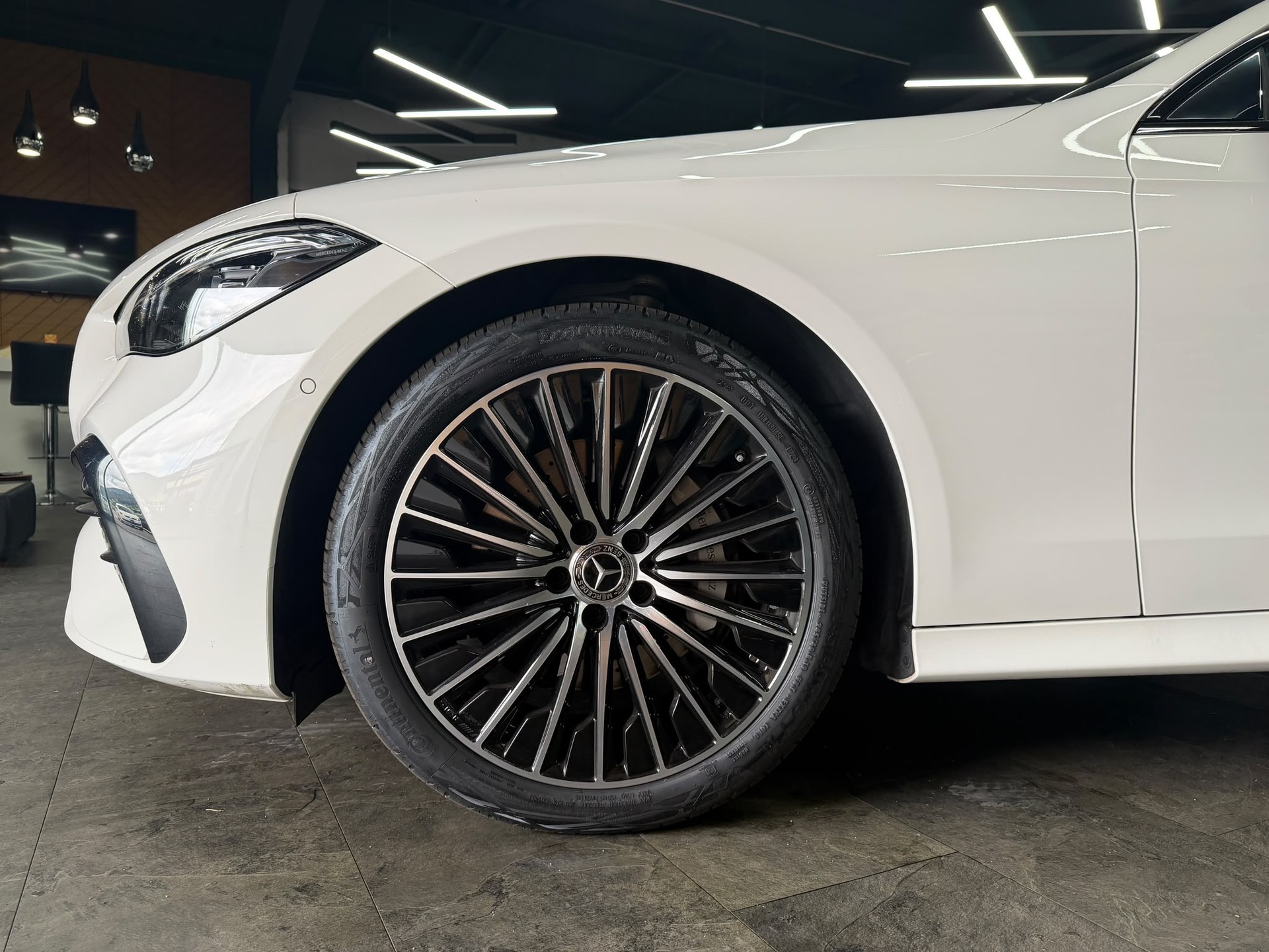 MERCEDES-BENZ CLE 200 Coupé 4Matic 9G-Tronic-image-9