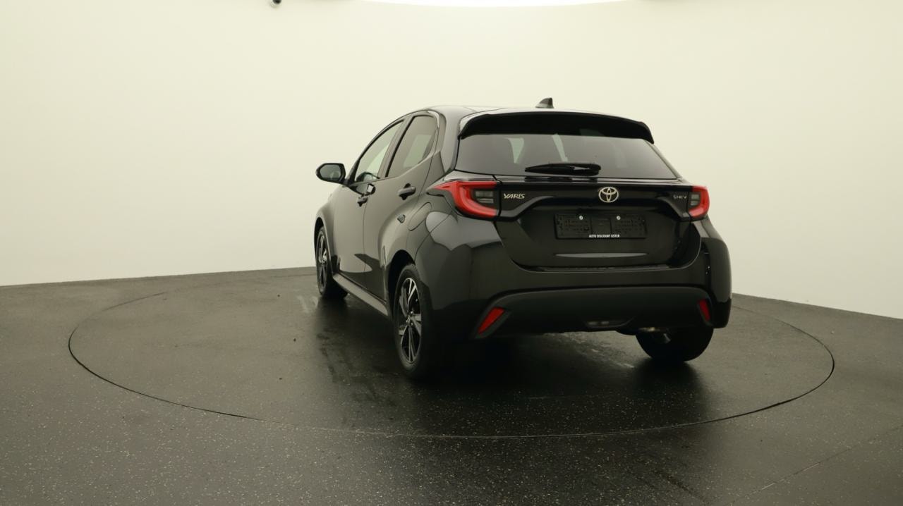 TOYOTA Yaris 1.5 Sport e-CVT-showroom-element-3