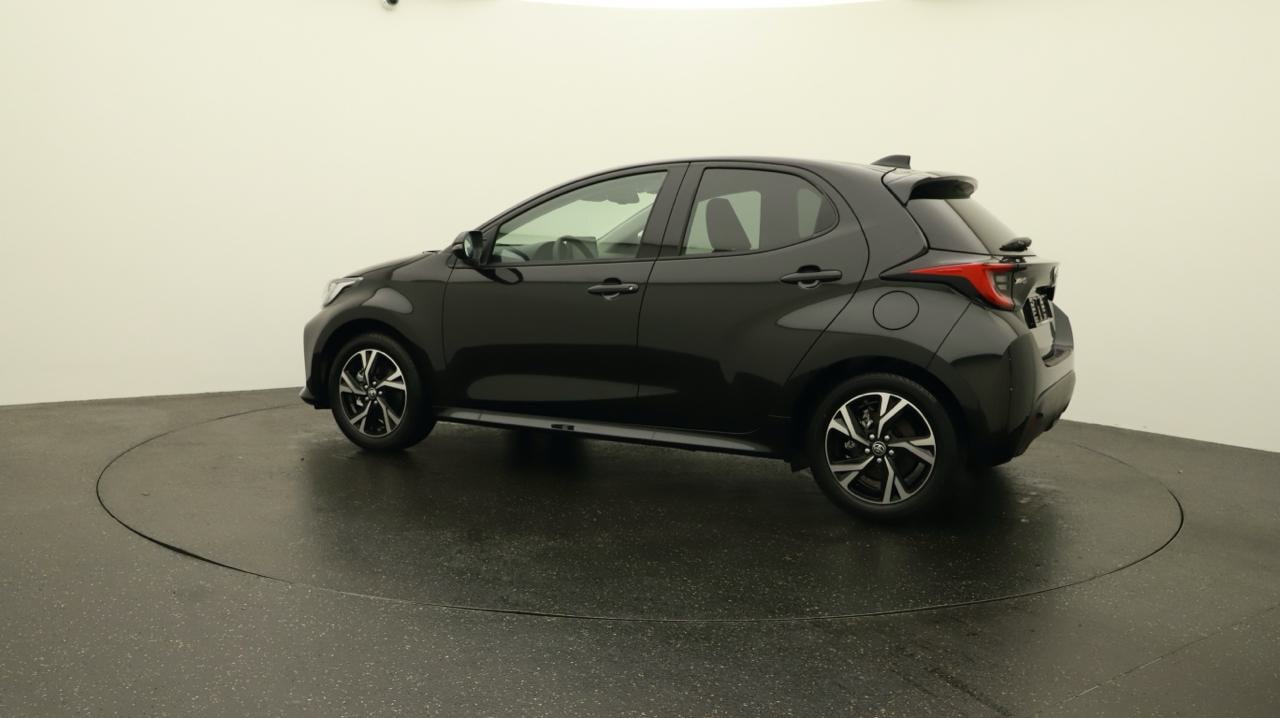 TOYOTA Yaris 1.5 Sport e-CVT-showroom-element-2