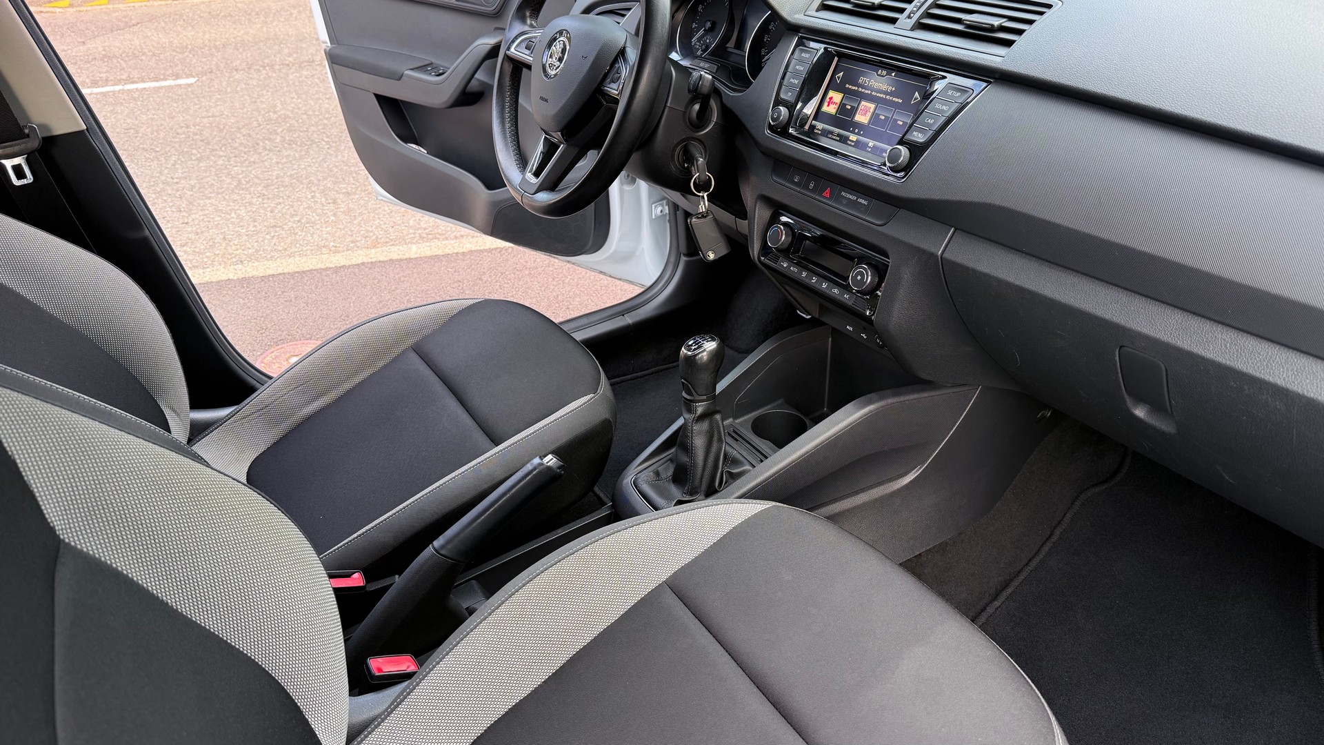 SKODA Fabia 1.0 TSI Advantage-image-6