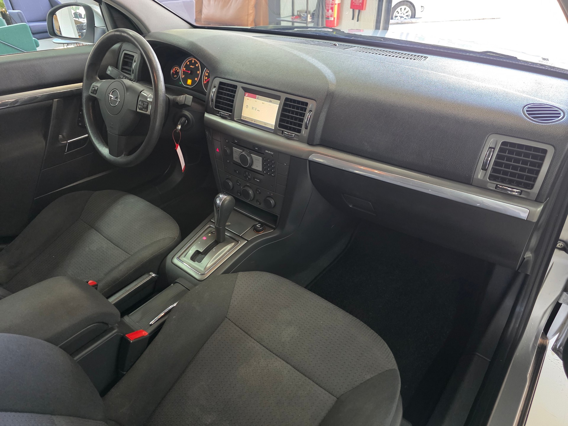 OPEL Vectra Caravan 1.9 CDTi 16V Cosmo-image-7