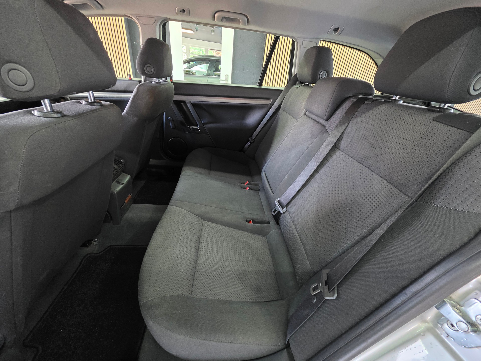 OPEL Vectra Caravan 1.9 CDTi 16V Cosmo-image-11