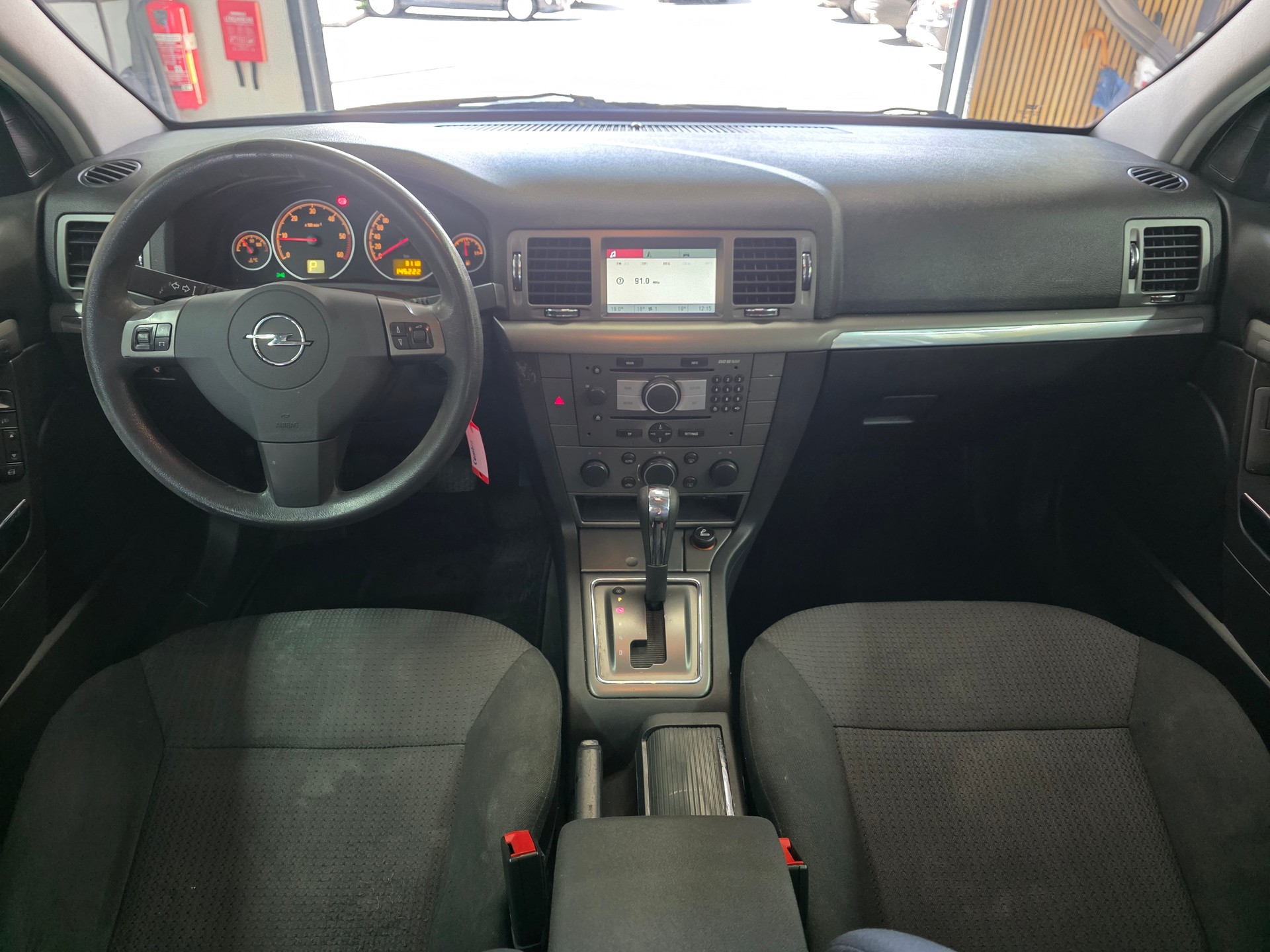 OPEL Vectra Caravan 1.9 CDTi 16V Cosmo-image-10