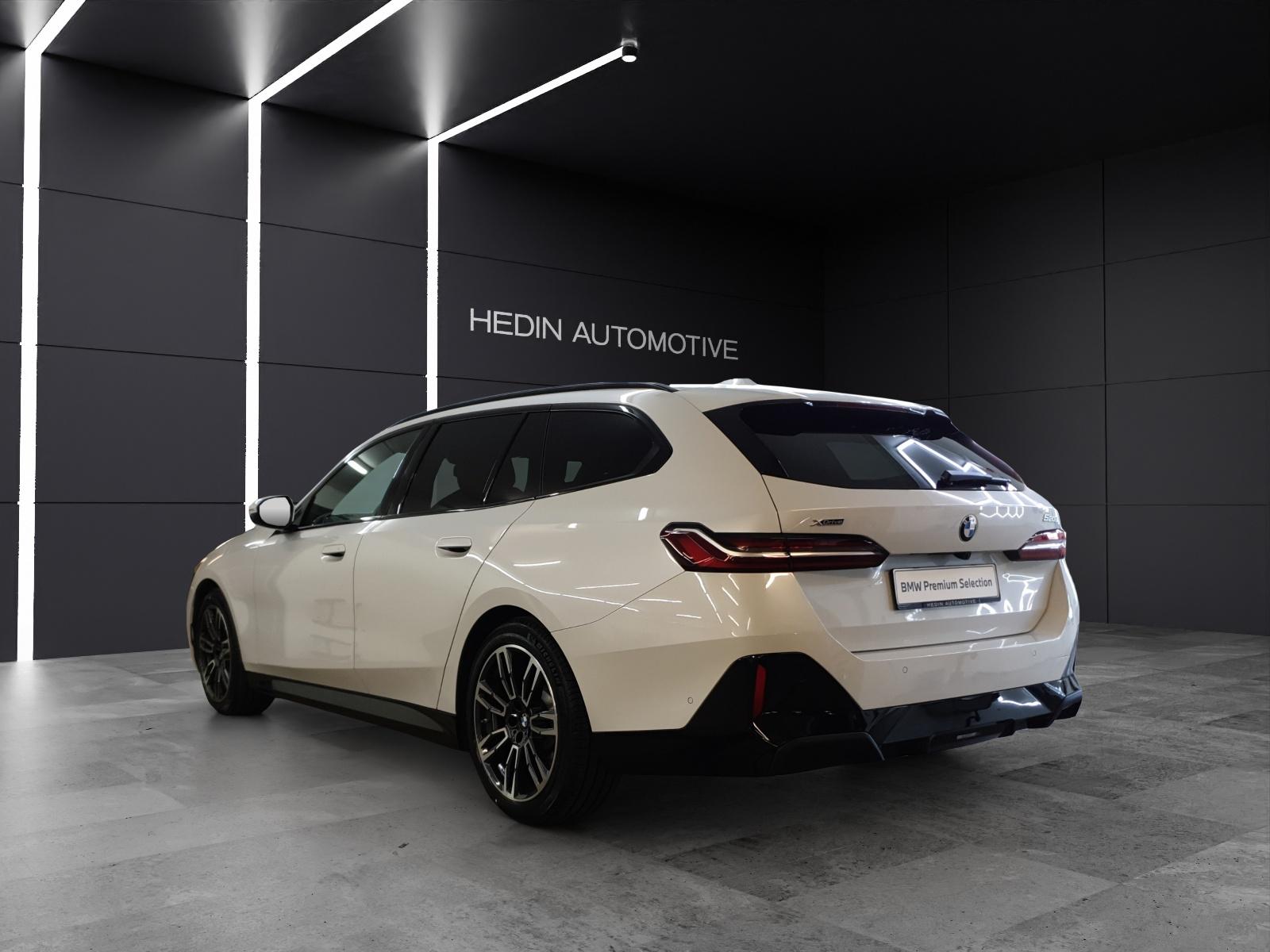BMW 520d xDrive Touring-image-2