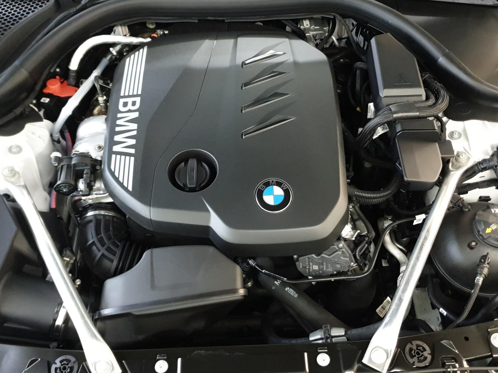 BMW 520d xDrive Touring-image-22
