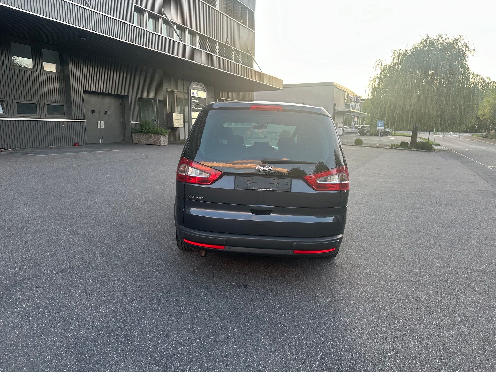 FORD Galaxy 2.0i Ghia-image-6