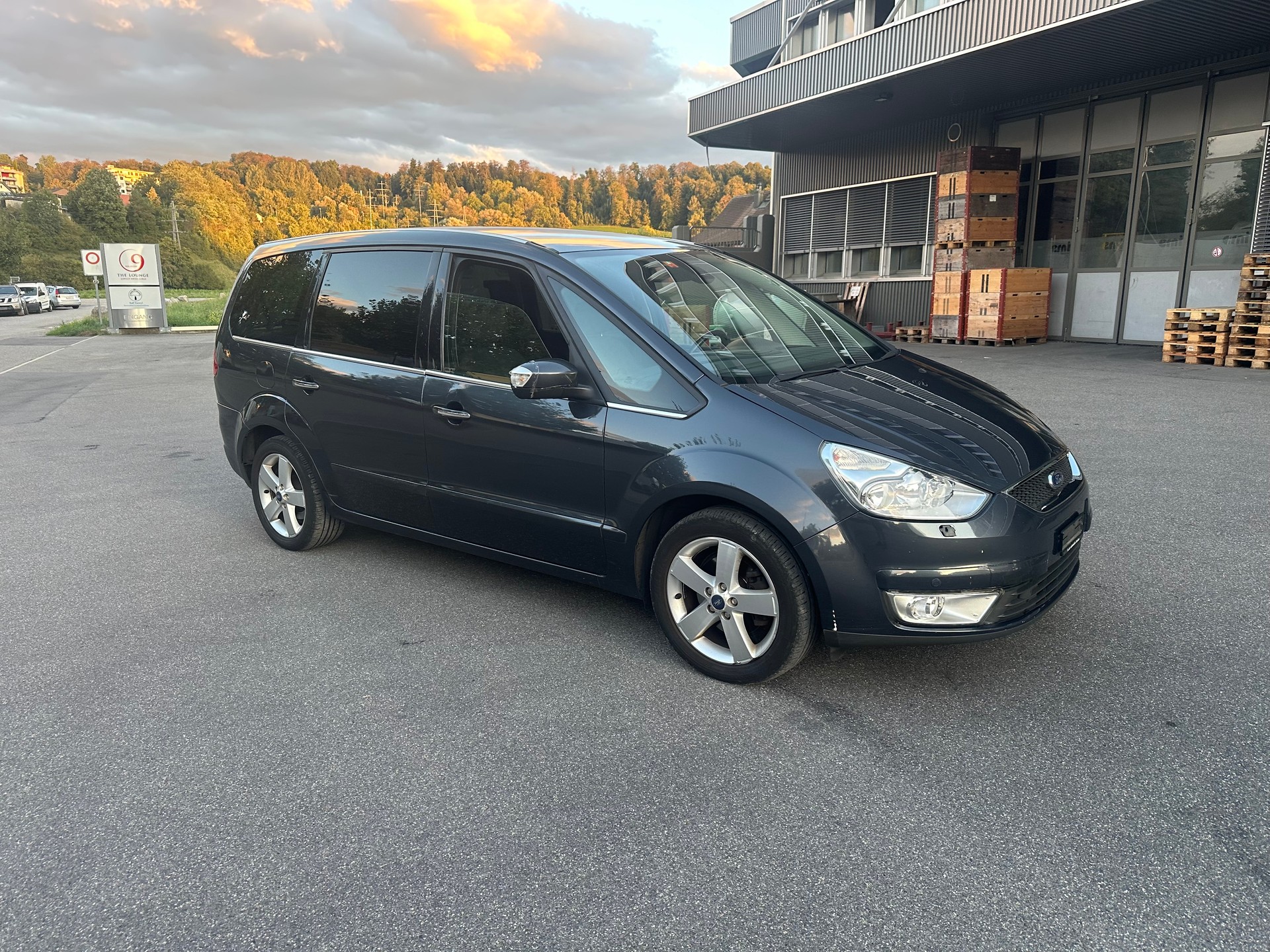 FORD Galaxy 2.0i Ghia-image-3