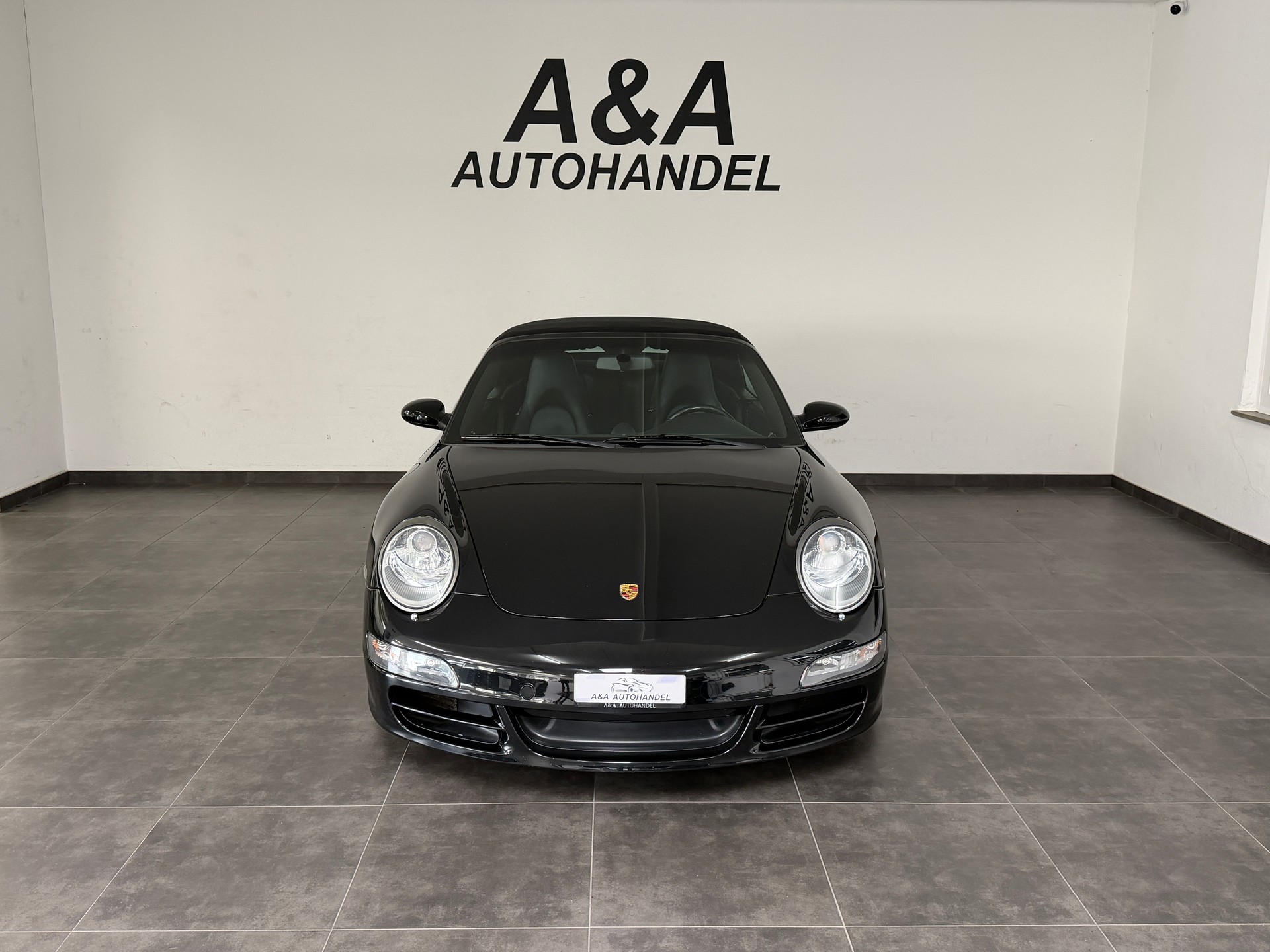 PORSCHE 911 Cabrio Carrera 4S-image-1