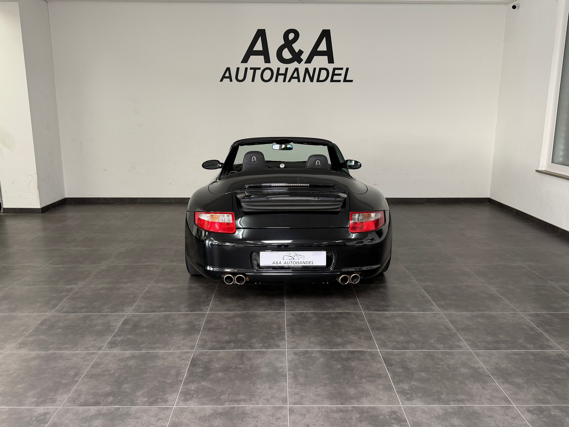 PORSCHE 911 Cabrio Carrera 4S-image-4