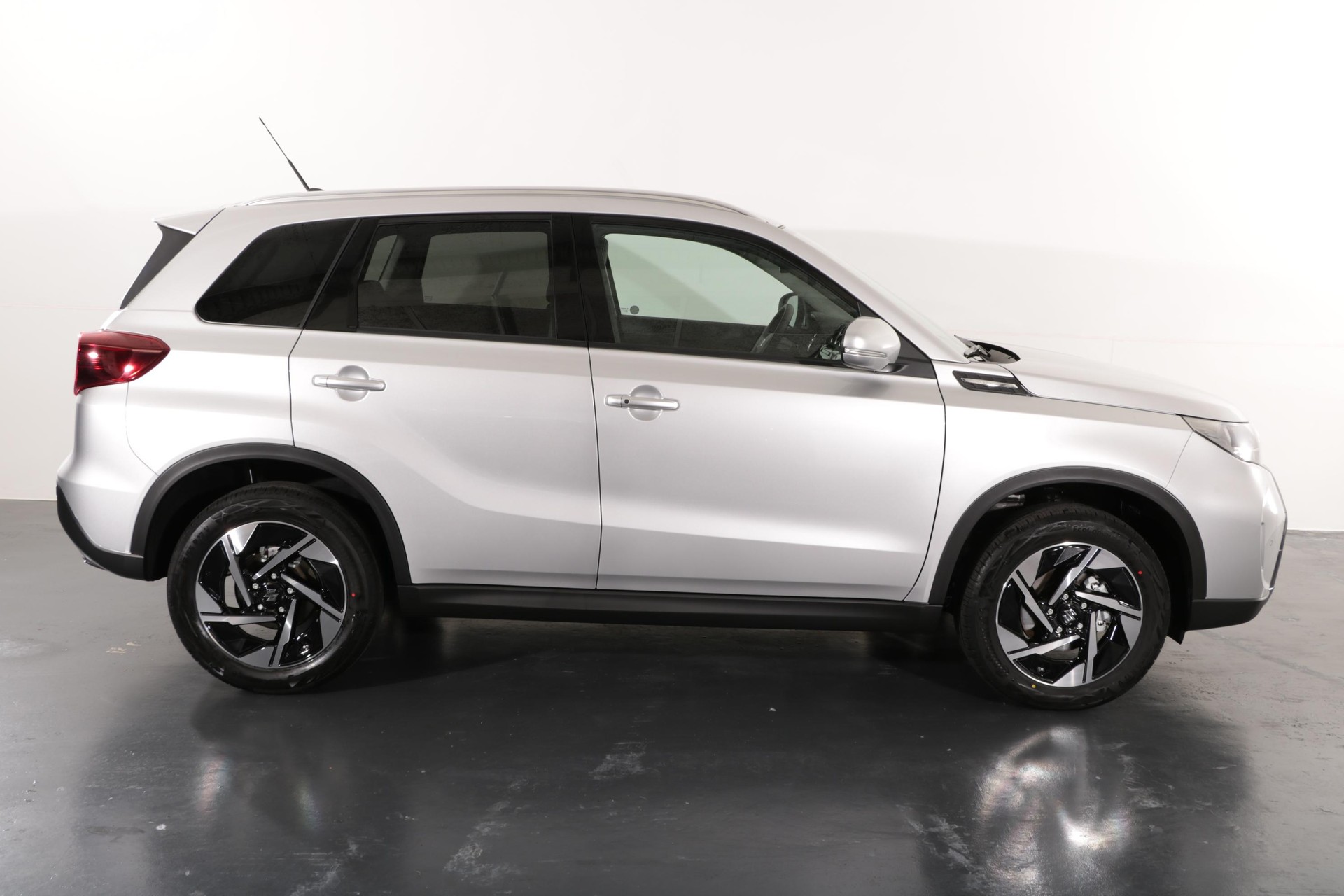 SUZUKI Vitara 1.4 T Compact Top Hybrid 4x4-image-13