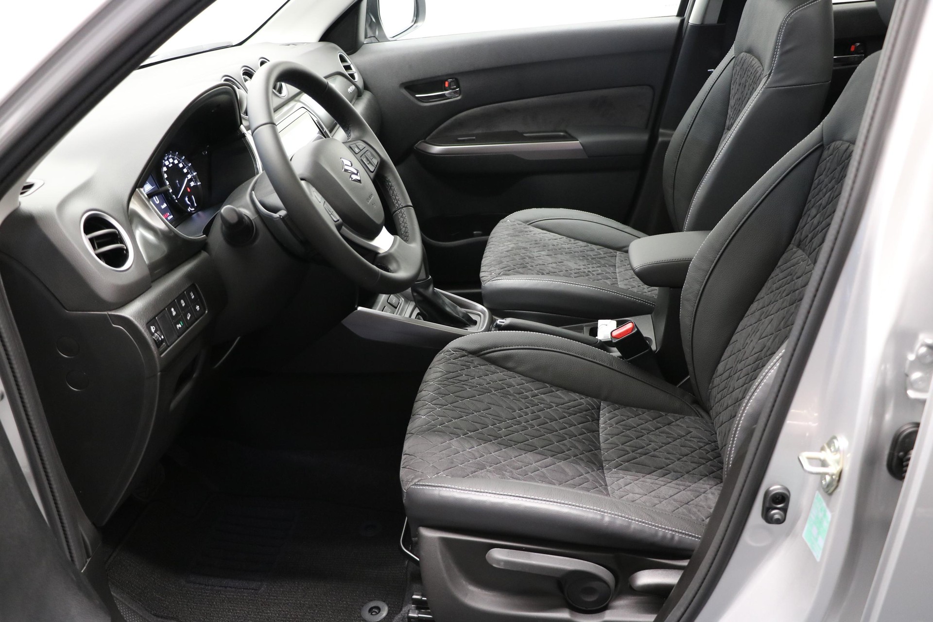 SUZUKI Vitara 1.4 T Compact Top Hybrid 4x4-image-4