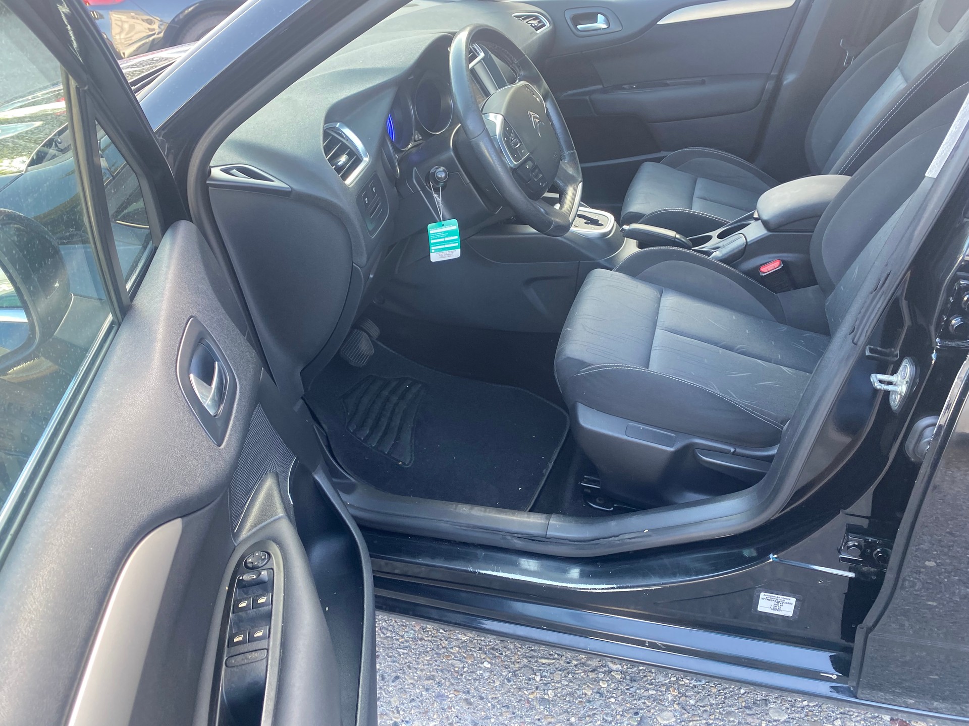 CITROEN C4 Berline 1.6 VTi Séduction BVA4-image-6