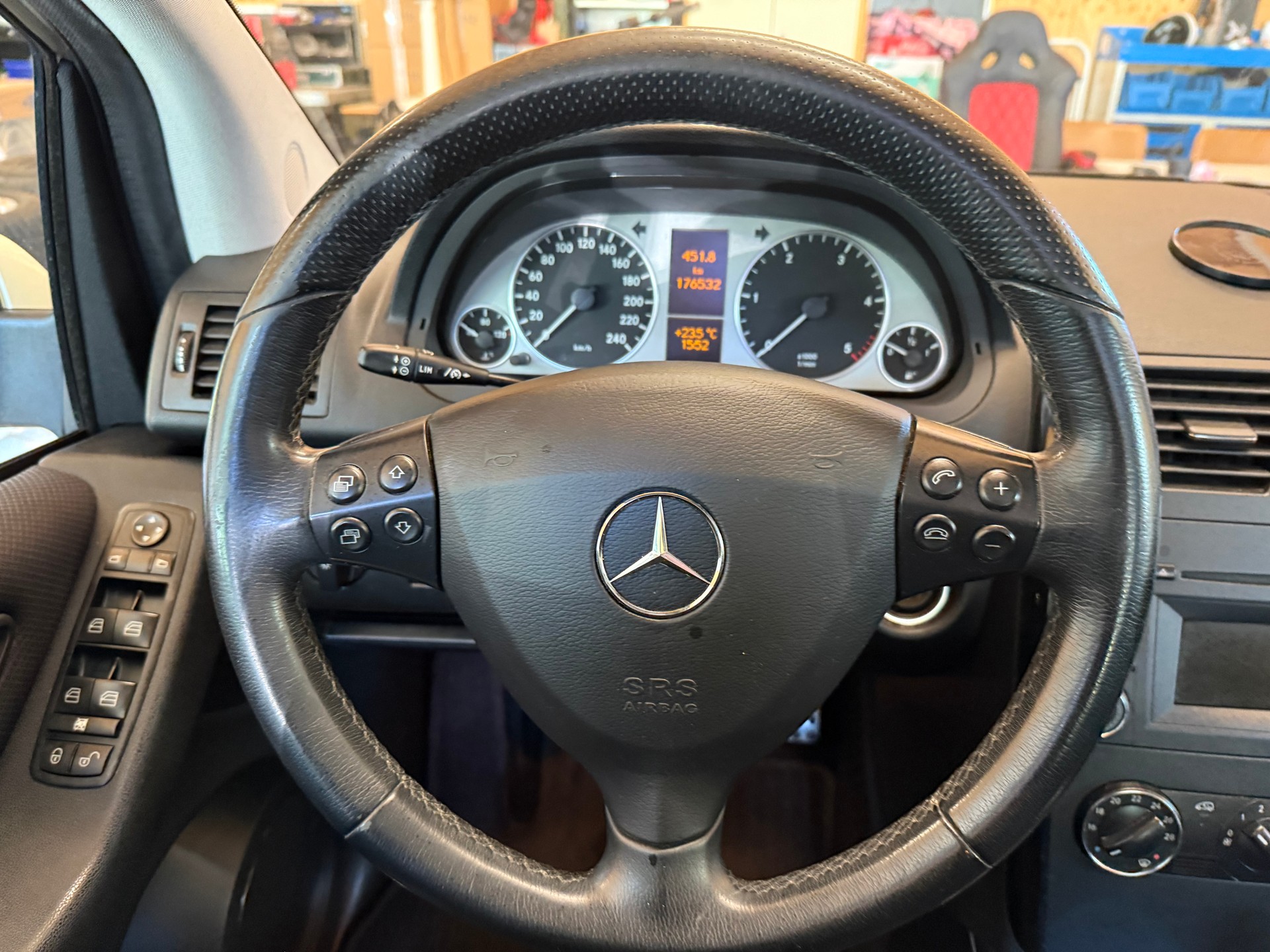 MERCEDES-BENZ A 180 CDI Classic-image-9
