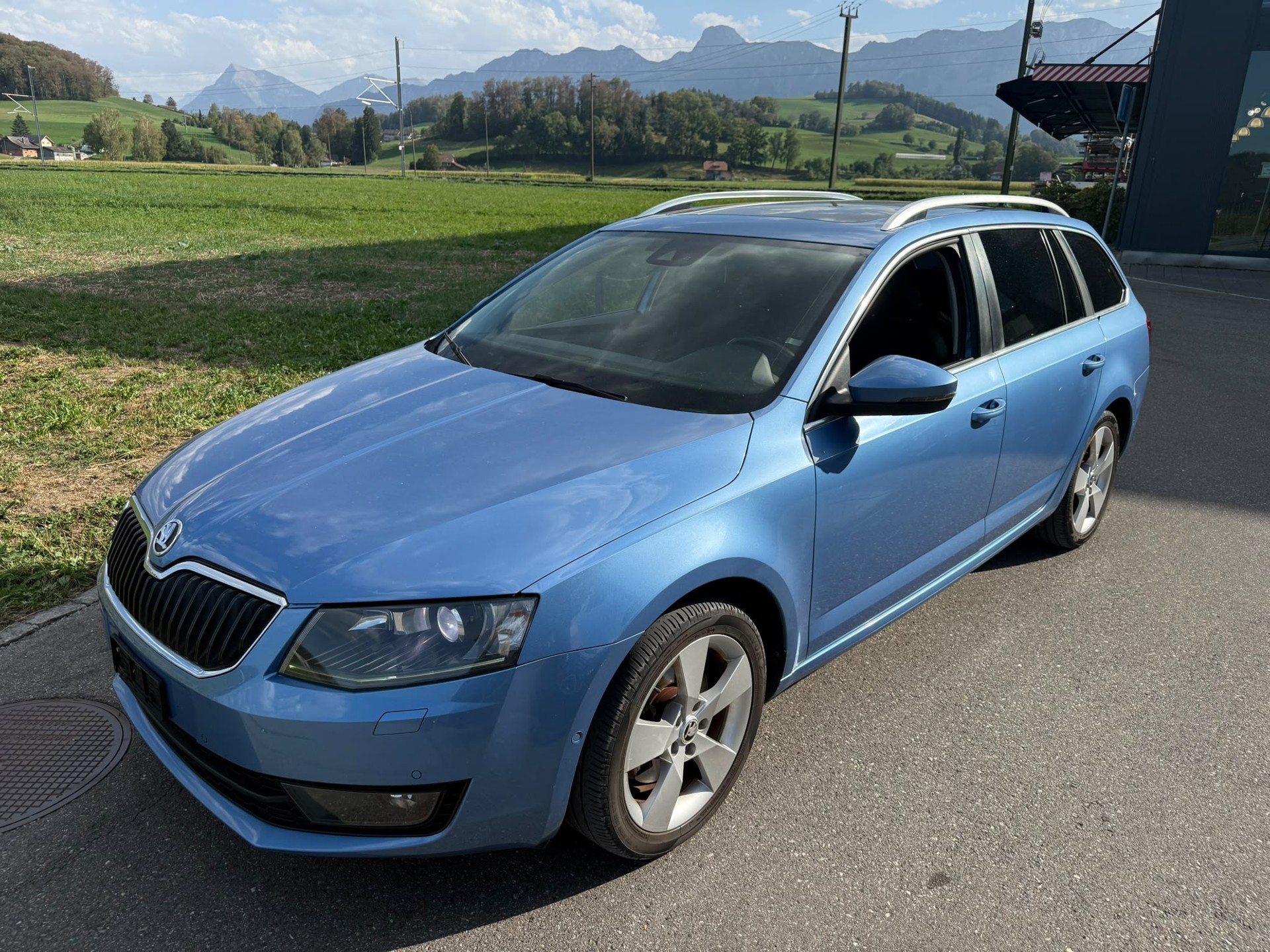 SKODA 1.8-image-0