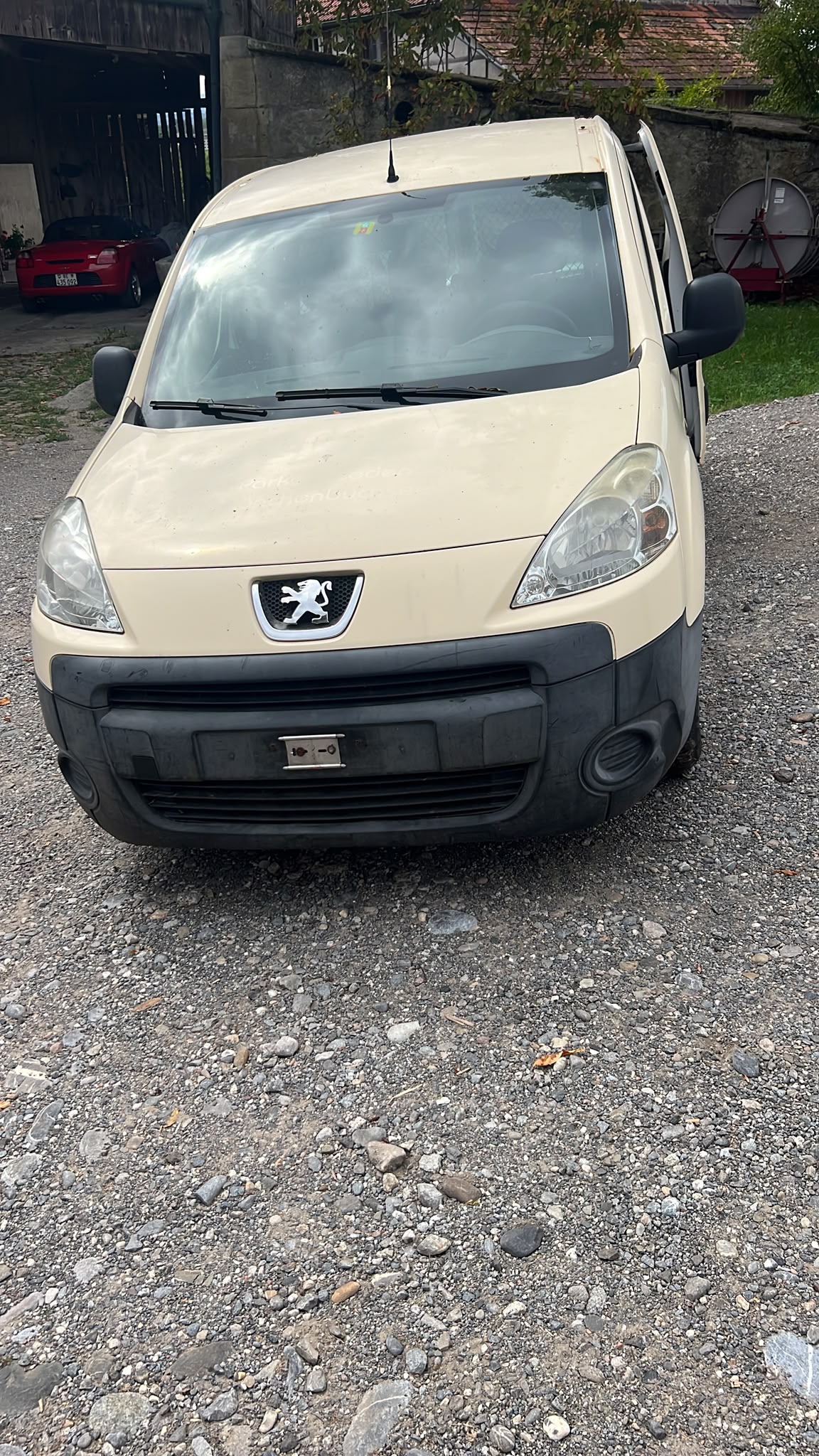 PEUGEOT Partner 1.6 HDI Urban-image-1