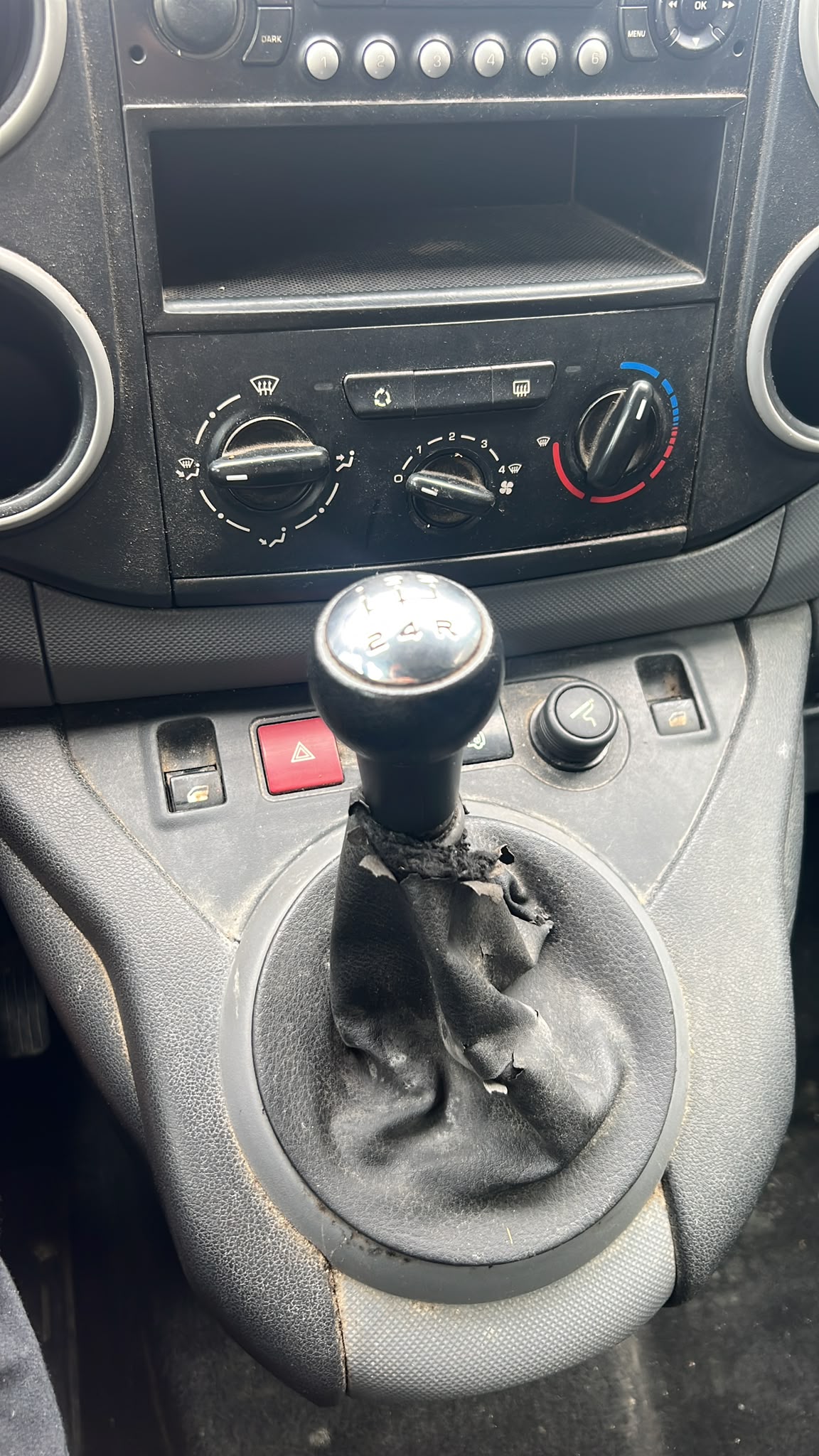 PEUGEOT Partner 1.6 HDI Urban-image-7