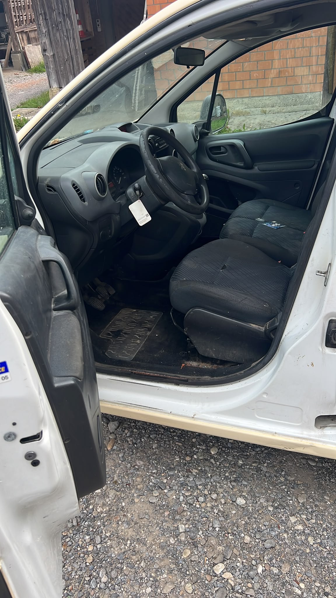 PEUGEOT Partner 1.6 HDI Urban-image-6
