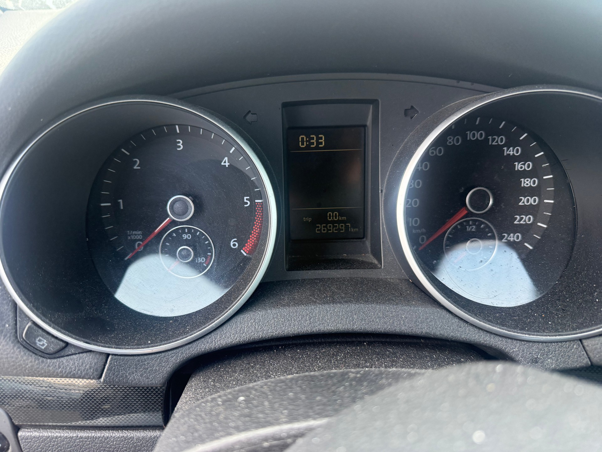 VW Golf 1.6 TDI BlueMotion Technology Team-image-5