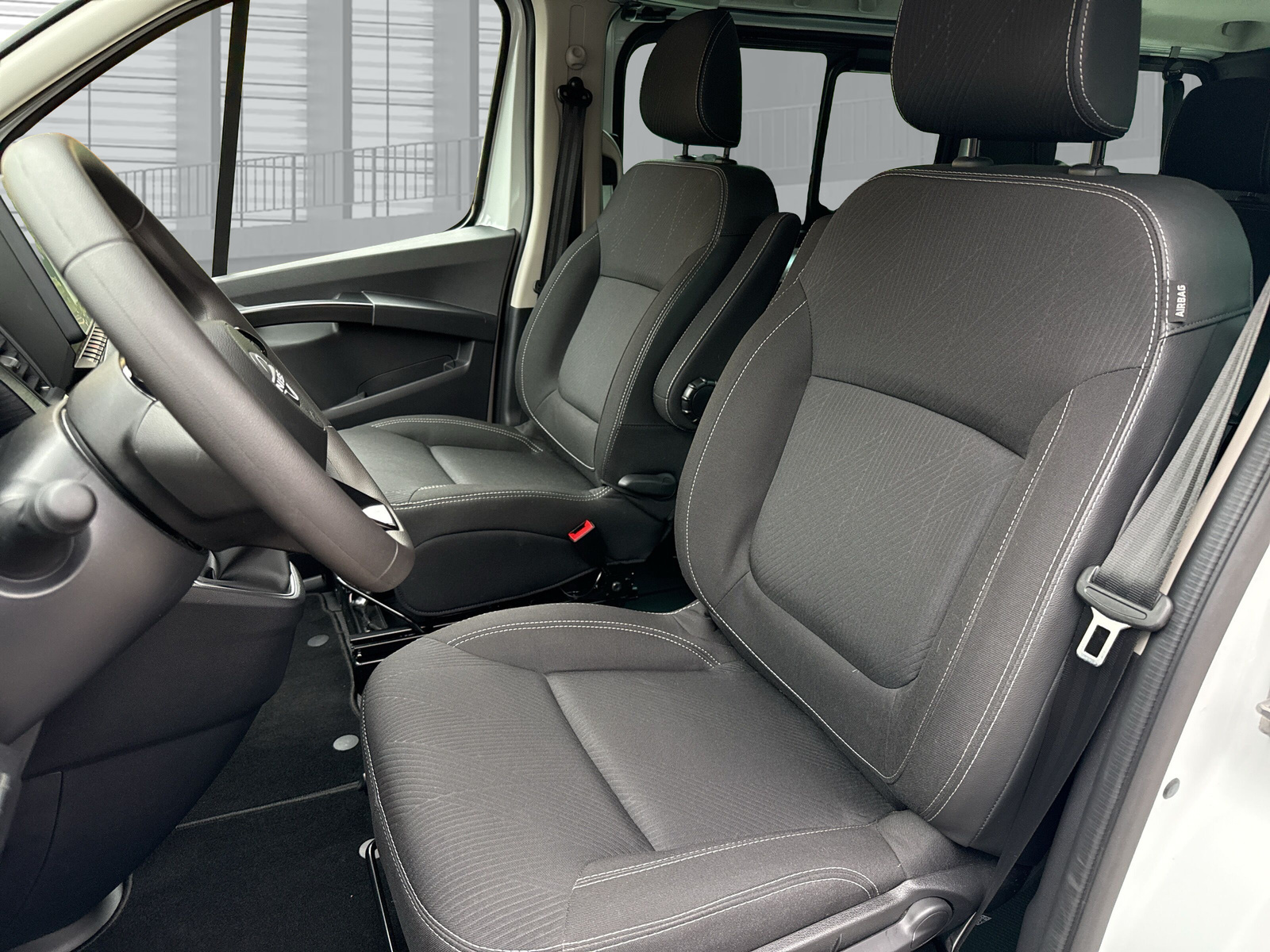 NISSAN Primastar dCi 170 3.0 L2H1 9 Pl. Tekna DCT-image-9