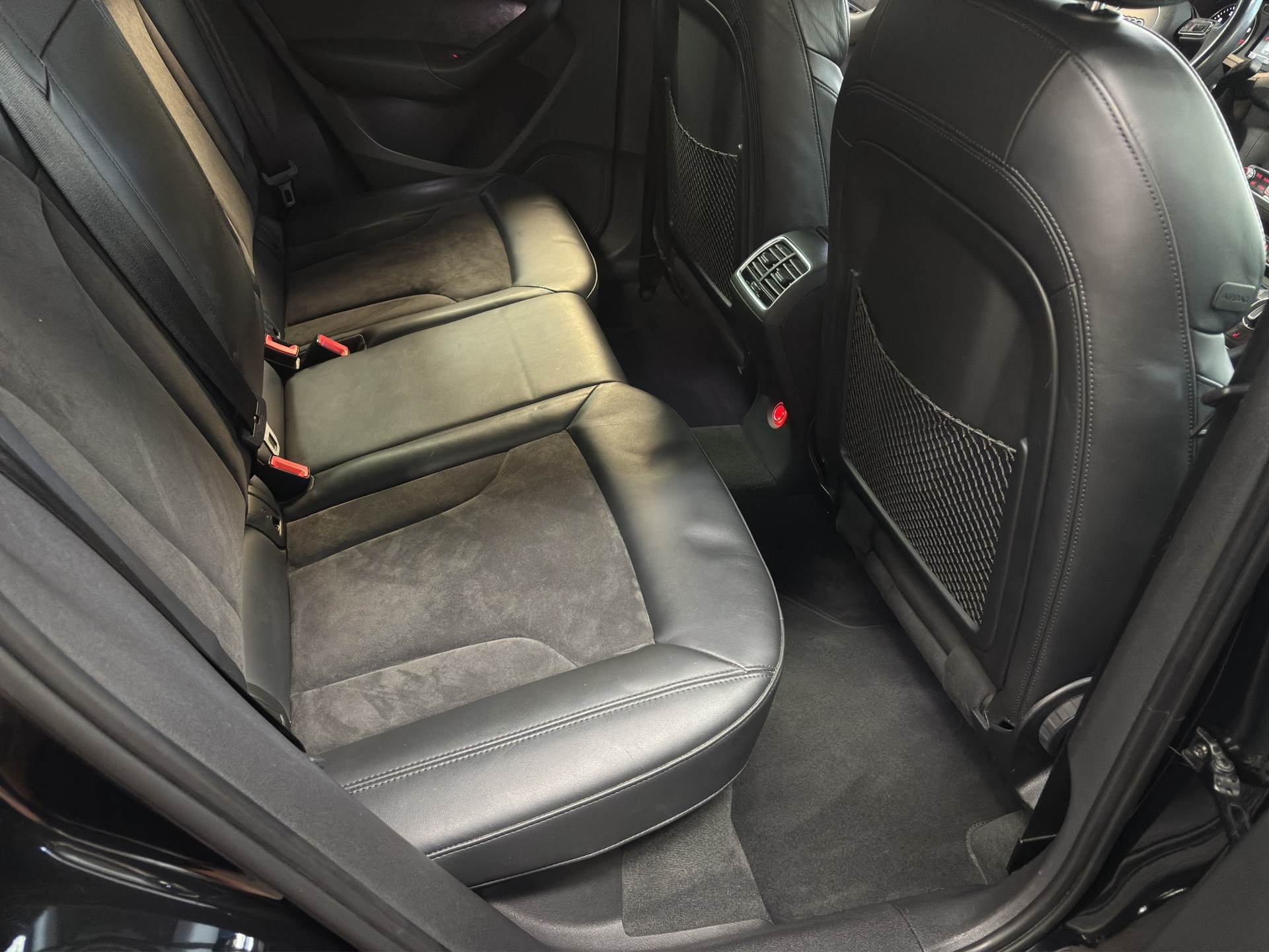 AUDI Q3 2.0 TFSI sport quattro S-tronic-image-19