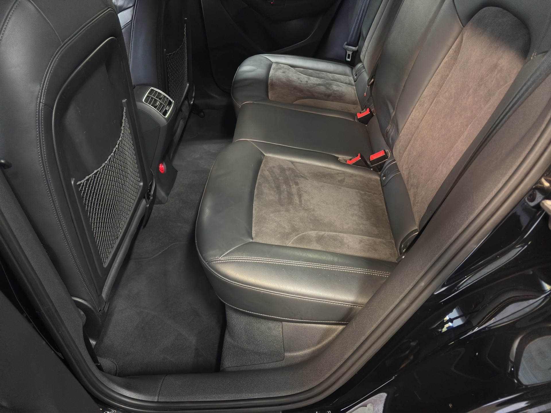 AUDI Q3 2.0 TFSI sport quattro S-tronic-image-12