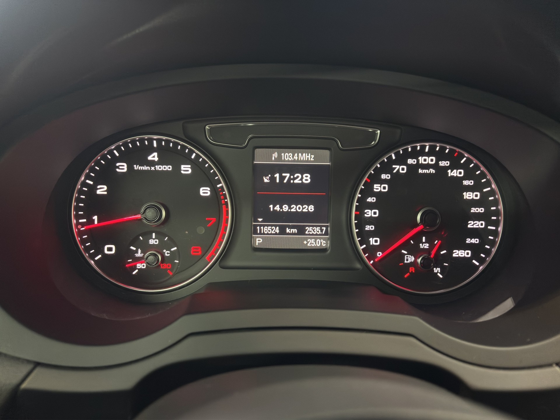 AUDI Q3 2.0 TFSI sport quattro S-tronic-image-10