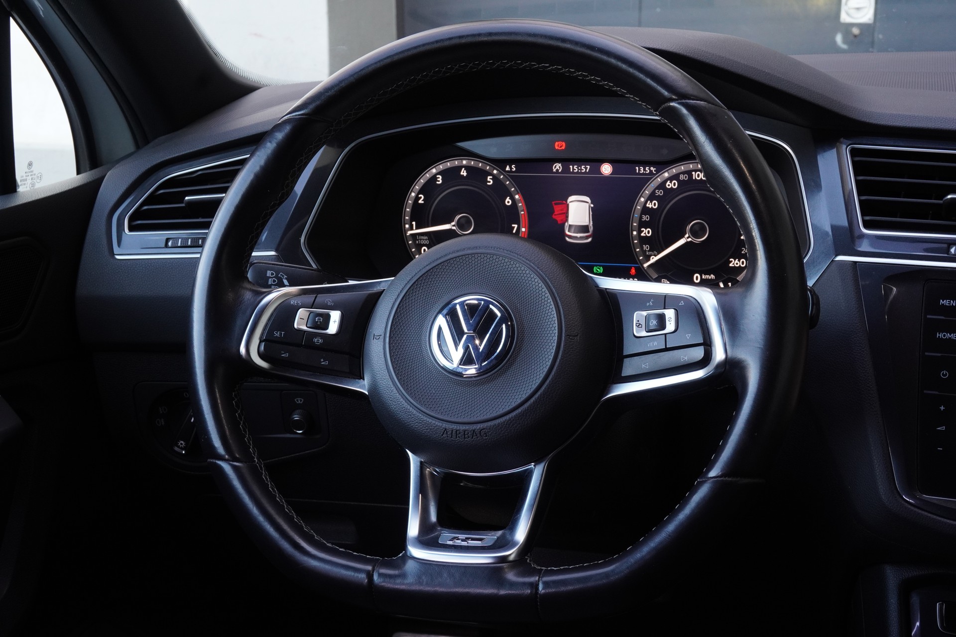 VW Tiguan 2.0TSI R-Line 4Motion DSG-image-9